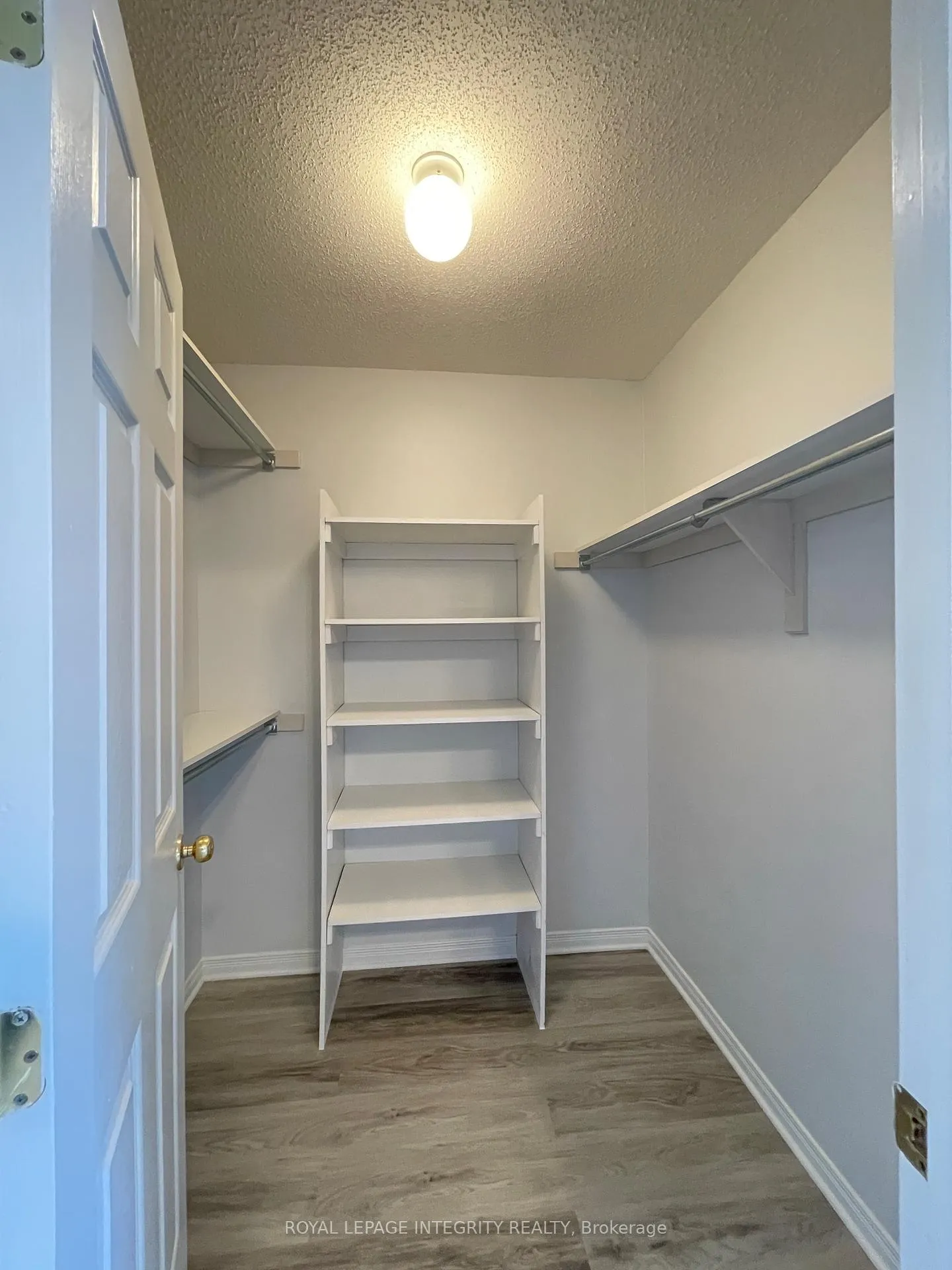 Photo 15 of 27 Santa Cruz Private, Ottawa, Riverview Park — HOMEH