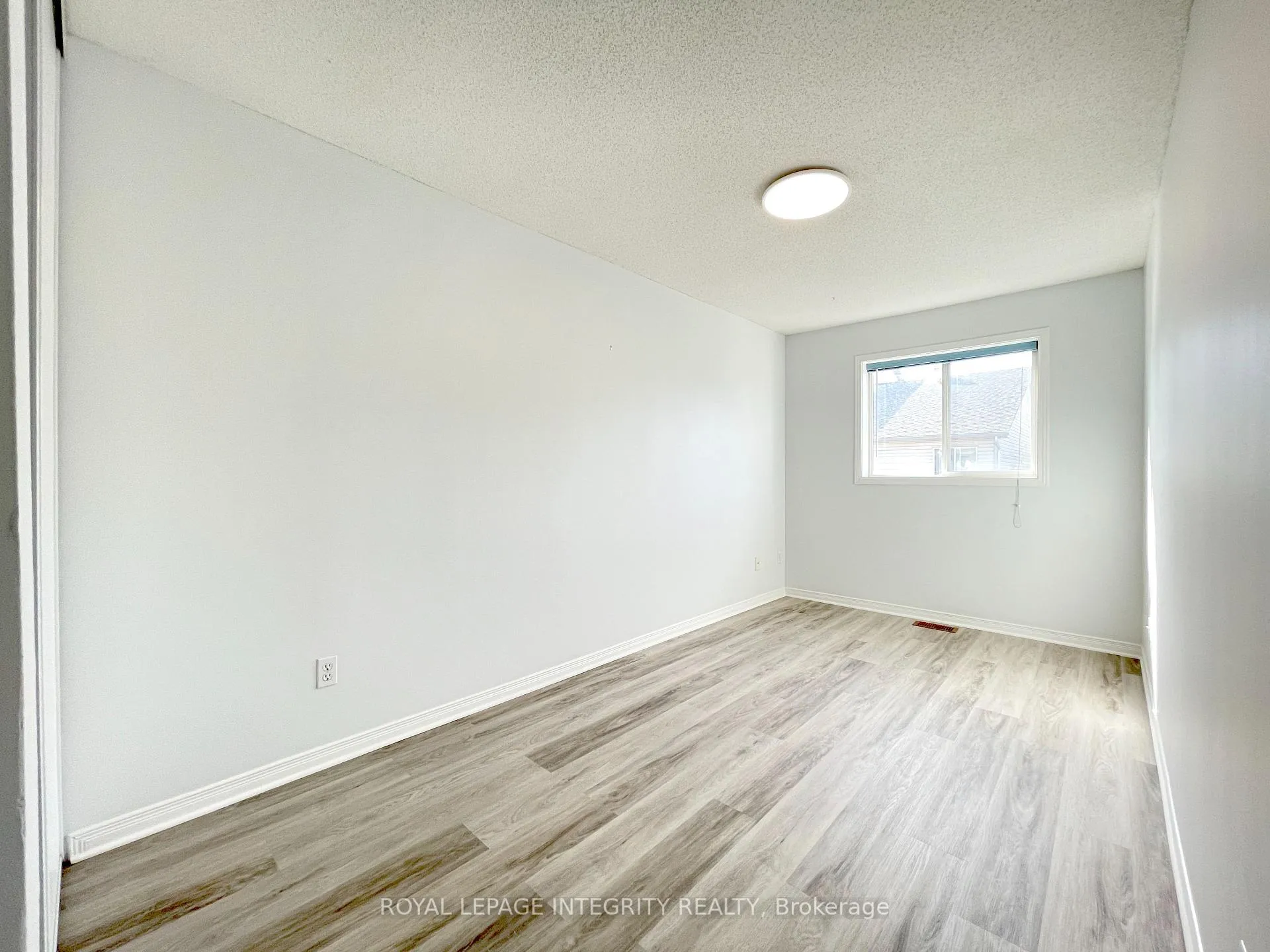 Photo 18 of 27 Santa Cruz Private, Ottawa, Riverview Park — HOMEH