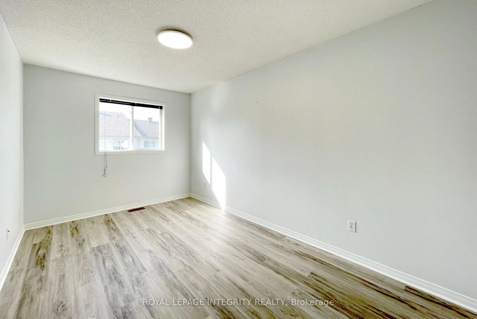Photo 19 of 27 Santa Cruz Private, Ottawa, Riverview Park — HOMEH