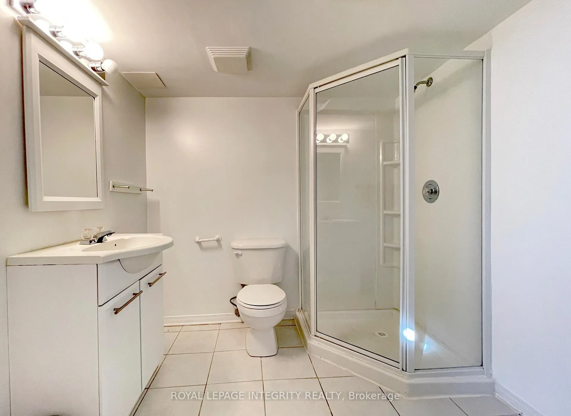 Photo 21 of 27 Santa Cruz Private, Ottawa, Riverview Park — HOMEH