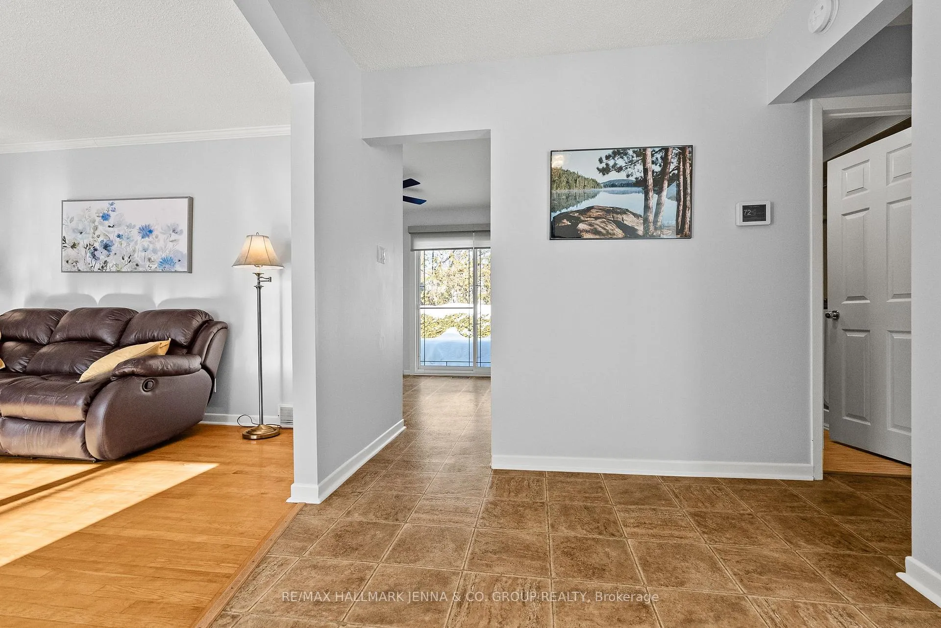 Photo 4 of 13 Pinepoint Drive, Ottawa, Lynwood Village — HOMEH