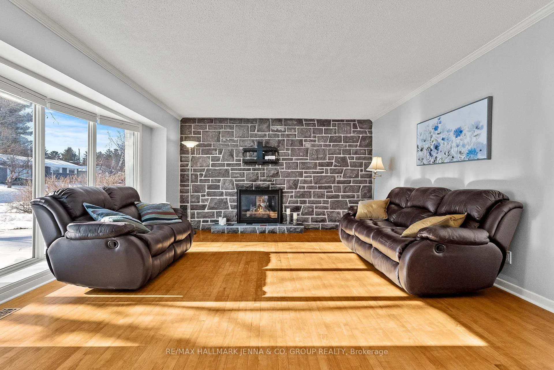 Photo 5 of 13 Pinepoint Drive, Ottawa, Lynwood Village — HOMEH