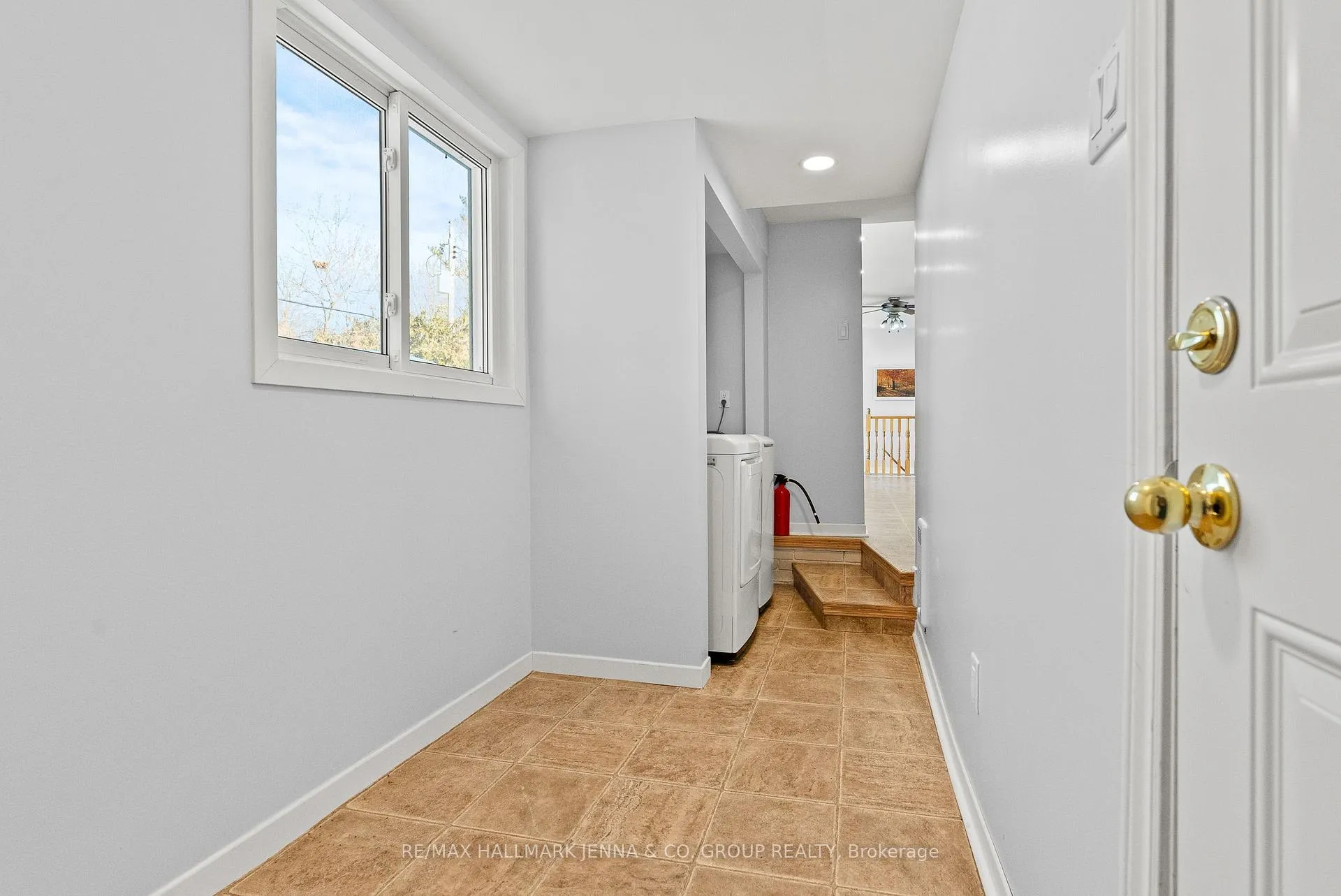 Photo 14 of 13 Pinepoint Drive, Ottawa, Lynwood Village — HOMEH