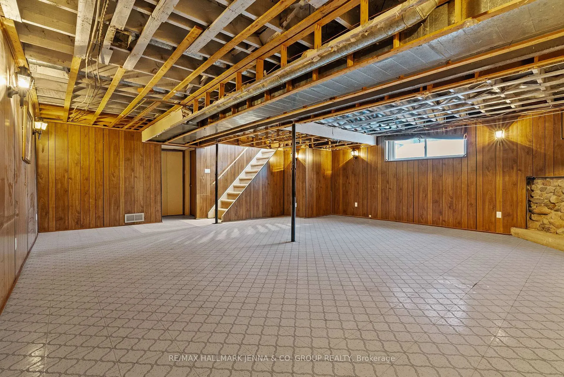 Photo 24 of 13 Pinepoint Drive, Ottawa, Lynwood Village — HOMEH