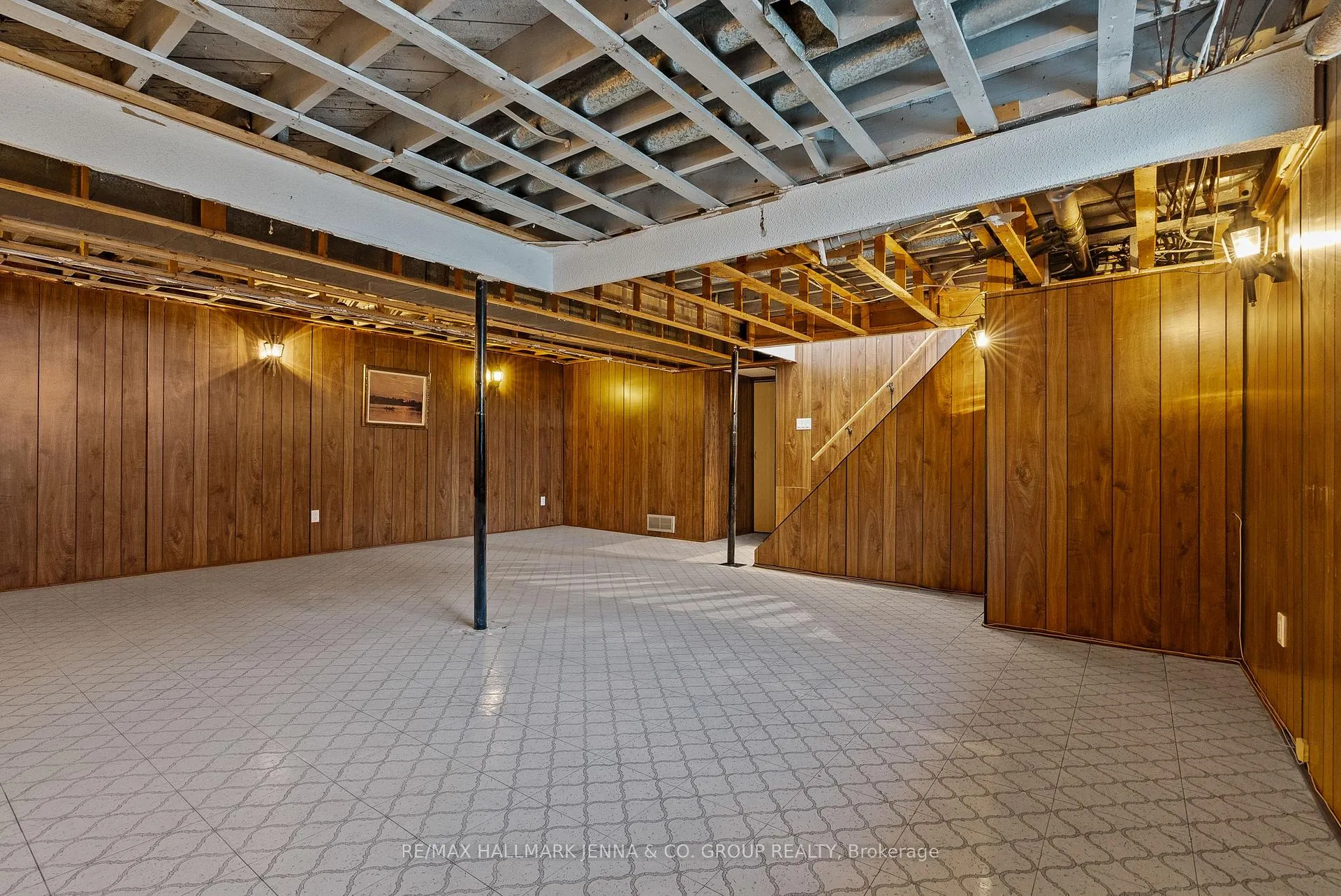 Photo 25 of 13 Pinepoint Drive, Ottawa, Lynwood Village — HOMEH