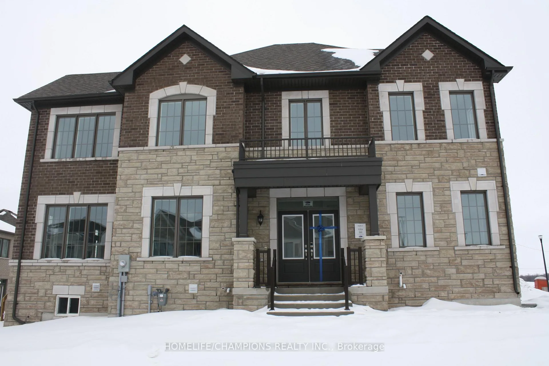 Front of 1371 Kerrydale Avenue