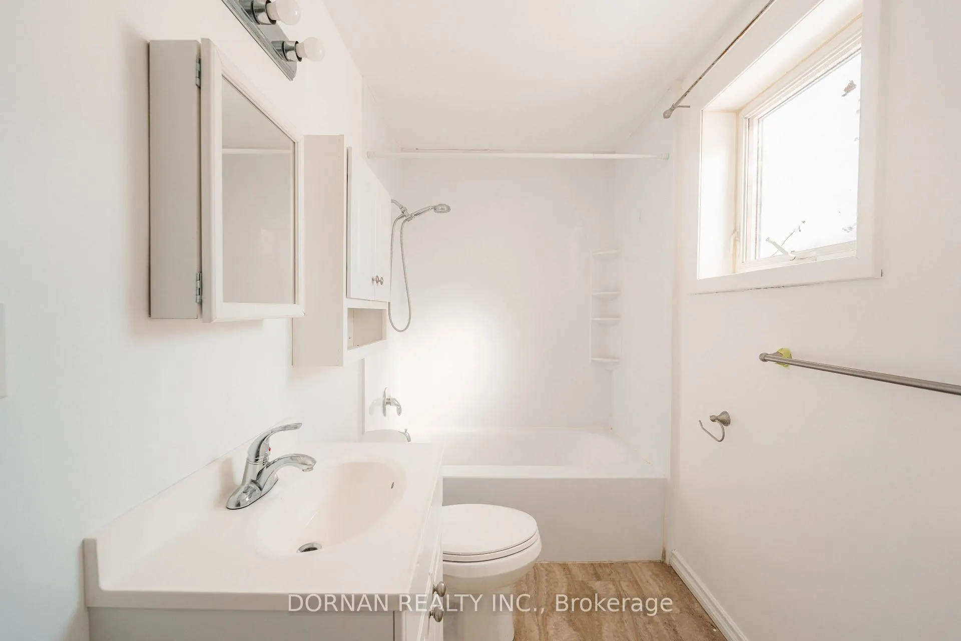 Photo 6 of Unit 1, 1061 Ravine Road, Oshawa, Lakeview — HOMEH