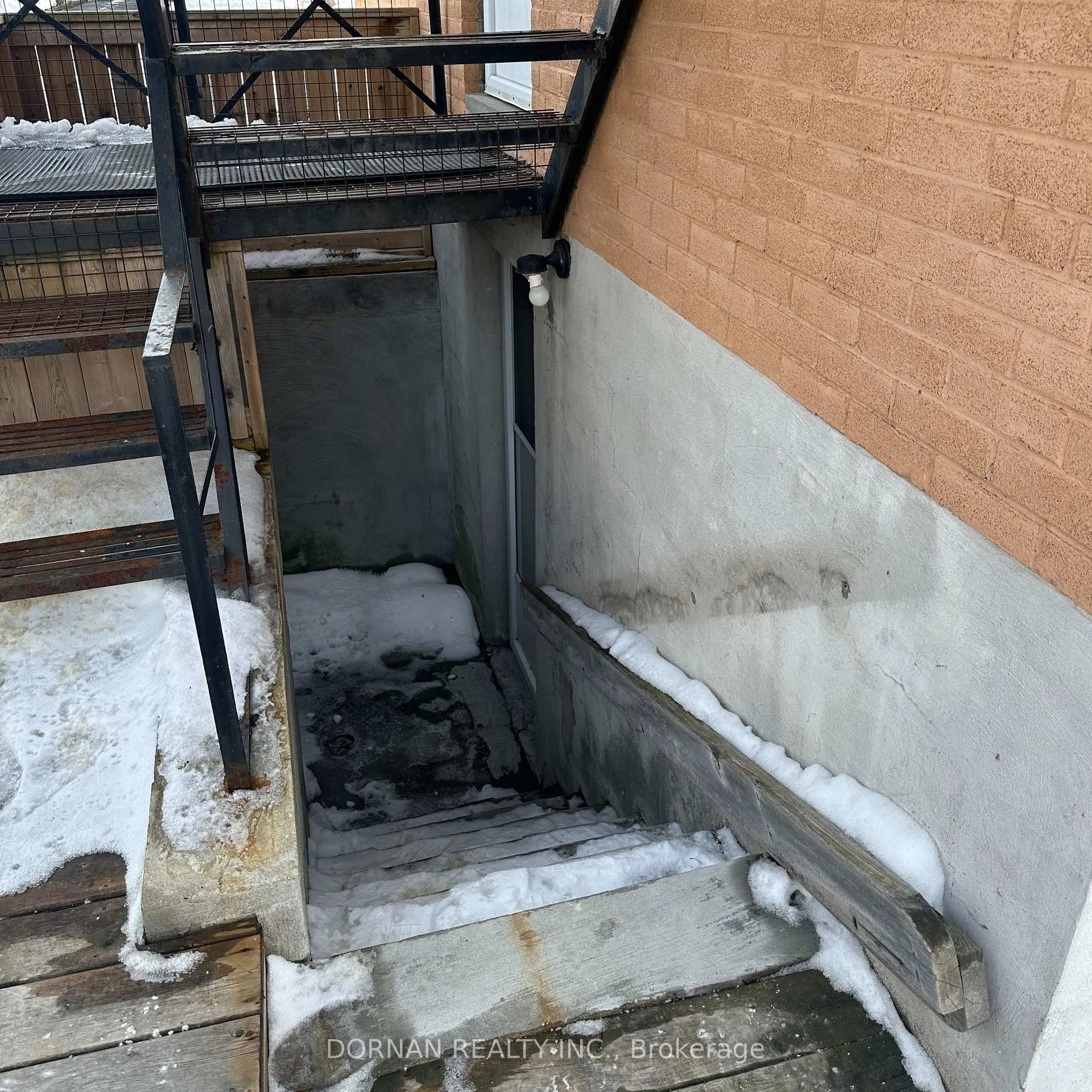 Photo 9 of Unit 1, 1061 Ravine Road, Oshawa, Lakeview — HOMEH