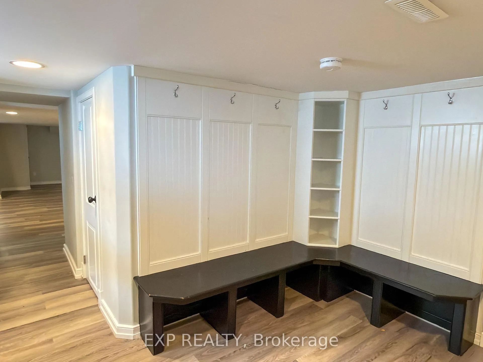 Photo 18 of 451 Westmount Drive, London, South C — HOMEH