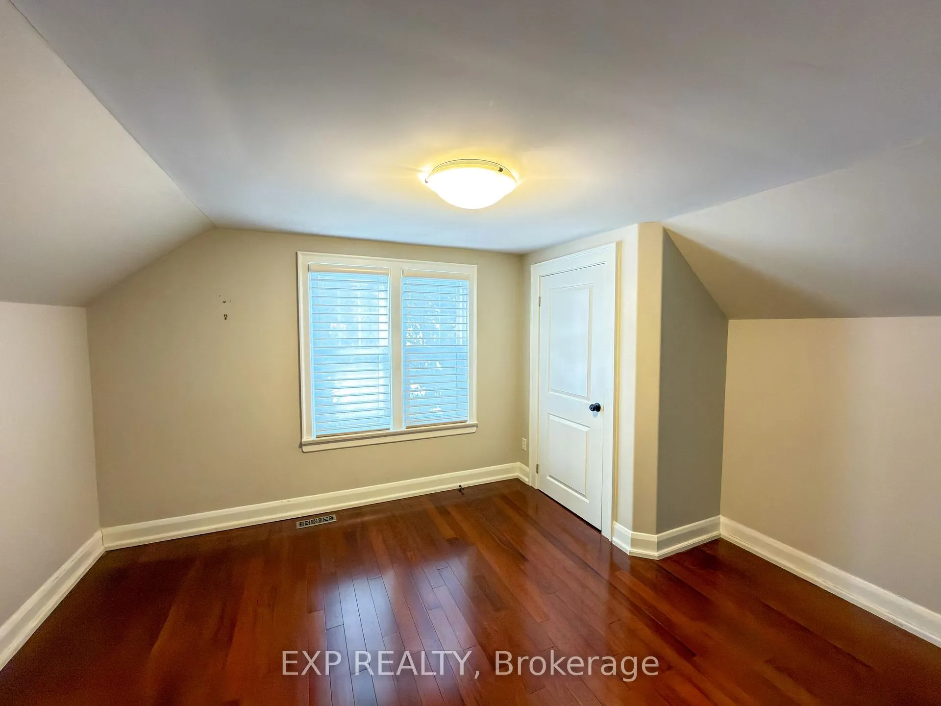 Photo 20 of 451 Westmount Drive, London, South C — HOMEH