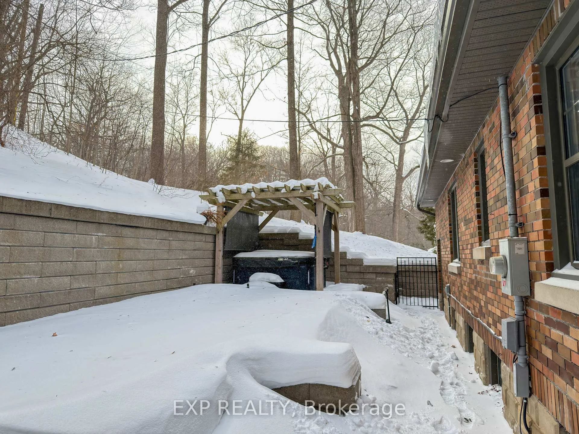 Photo 21 of 451 Westmount Drive, London, South C — HOMEH