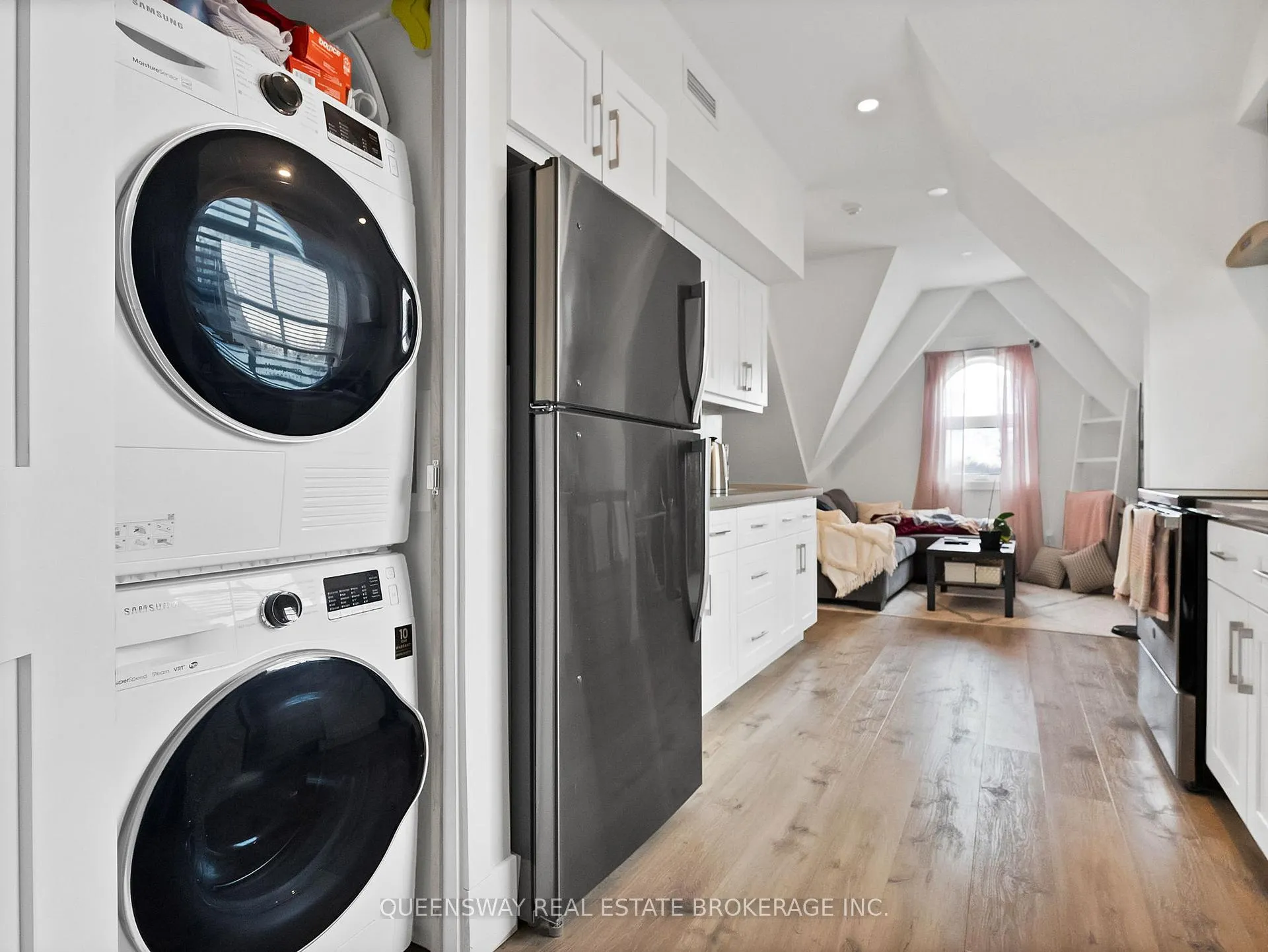 Photo 3 of Unit 3A, 352 Main Street N, Markham, Old Markham Village — HOMEH