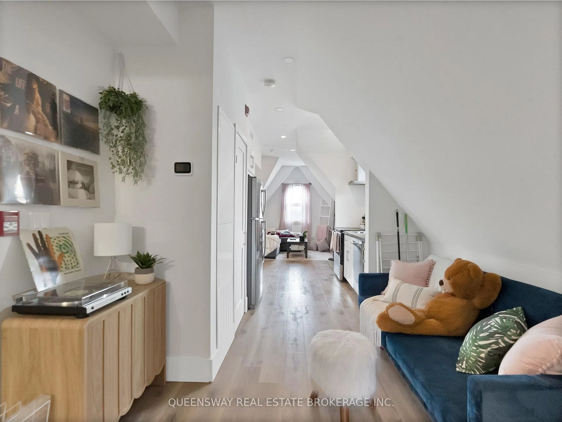 Photo 5 of Unit 3A, 352 Main Street N, Markham, Old Markham Village — HOMEH