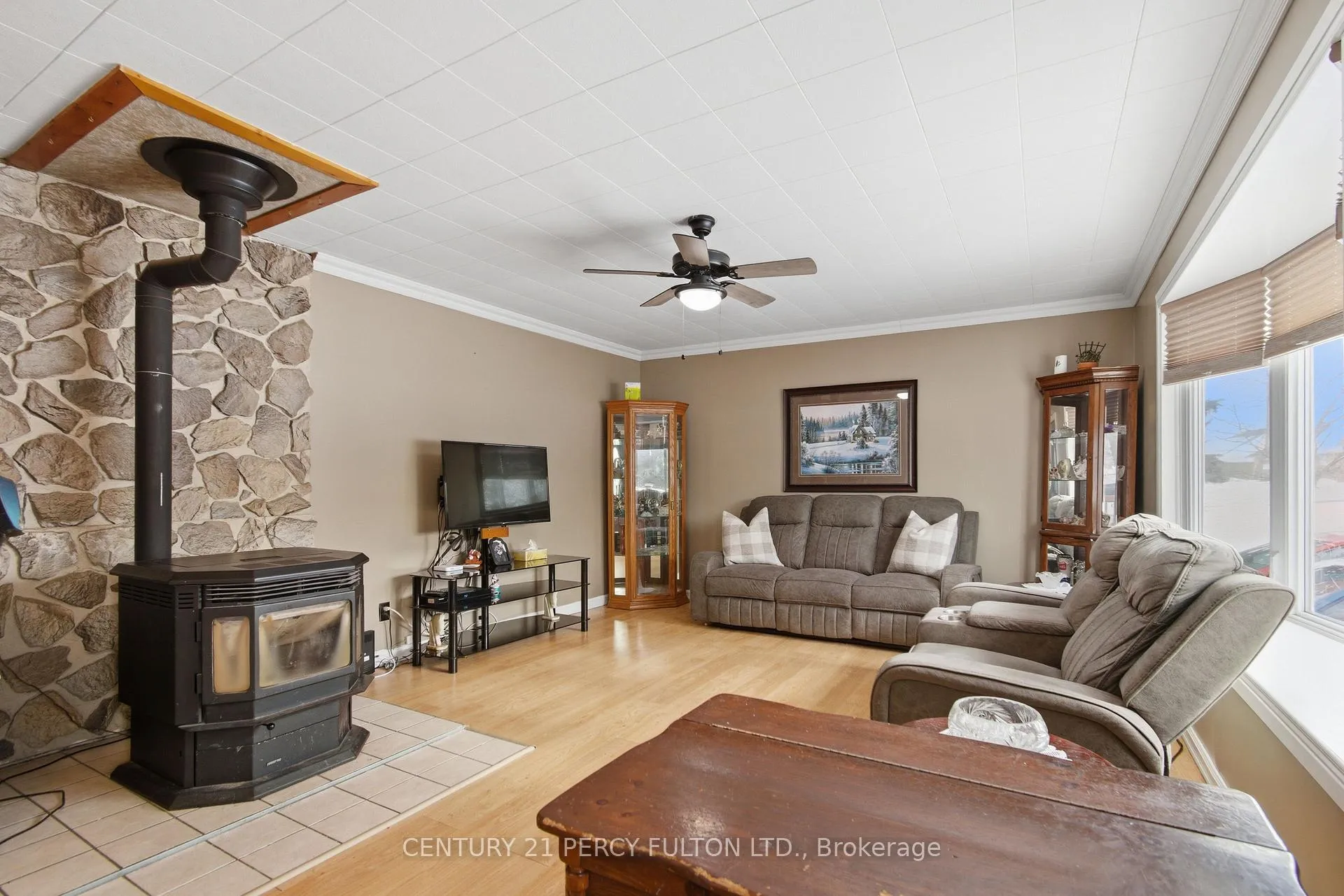 Photo 3 of 358 Densmore Road, Cobourg — HOMEH