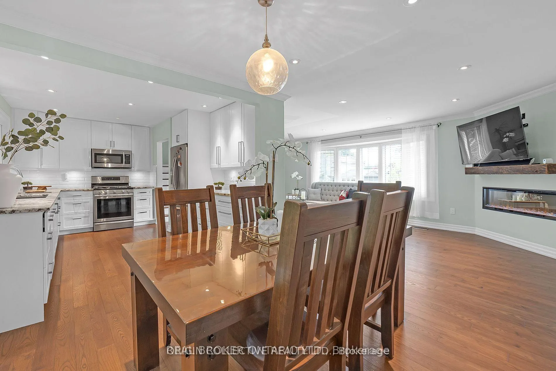 Photo 9 of 1863 Heather Hills Drive, Burlington, Tyandaga — HOMEH