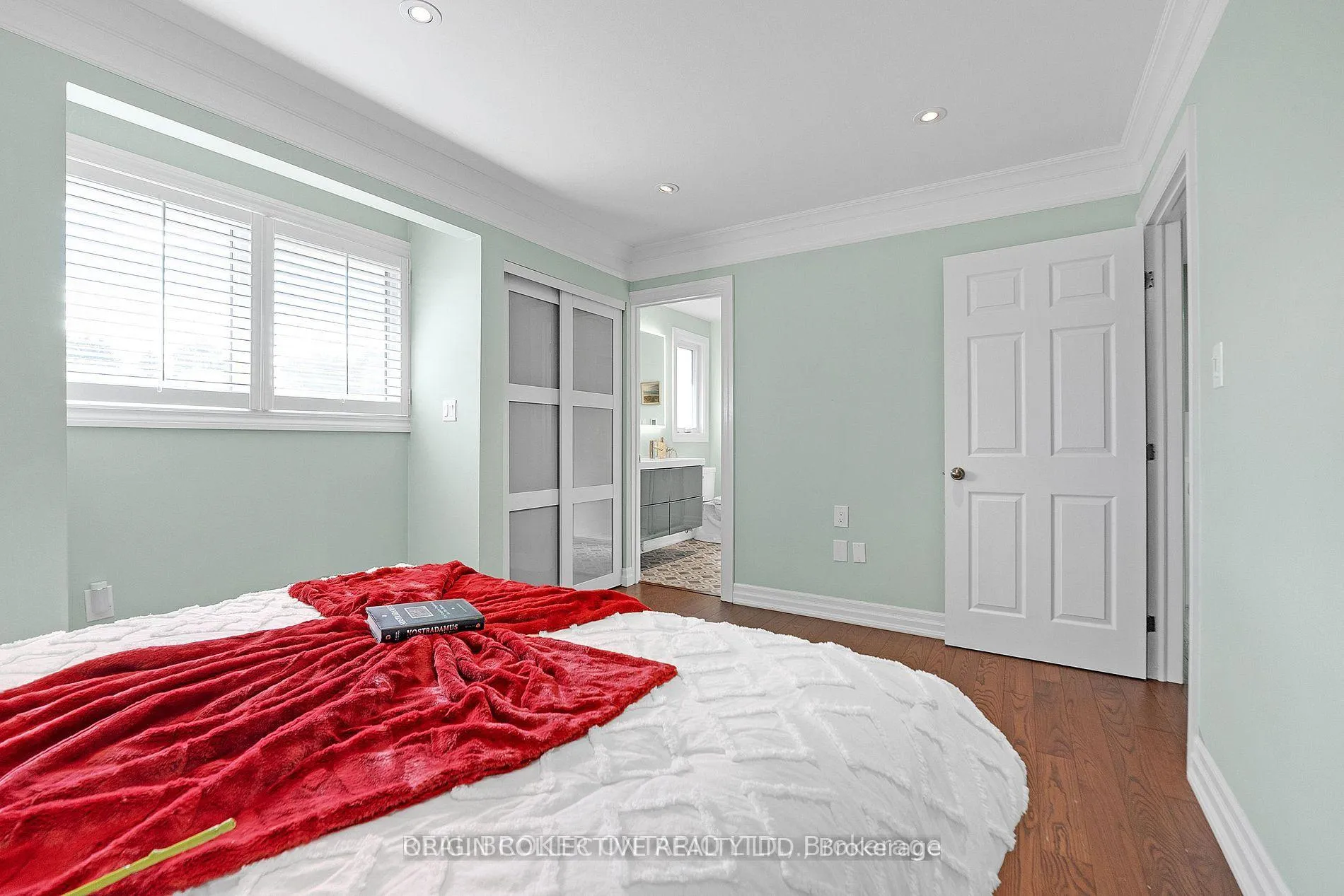 Photo 15 of 1863 Heather Hills Drive, Burlington, Tyandaga — HOMEH