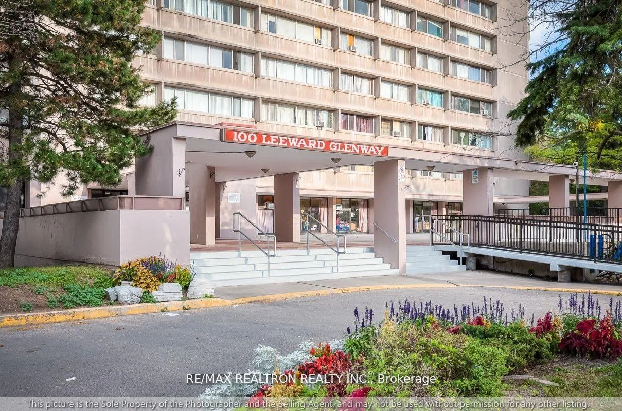 Photo 2 of Unit 206, 100 Leeward Glenway, Toronto, Flemingdon Park — HOMEH