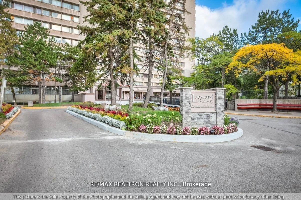 Photo 4 of Unit 206, 100 Leeward Glenway, Toronto, Flemingdon Park — HOMEH