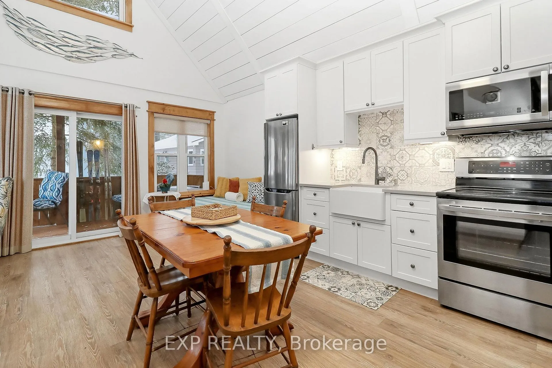 Photo 5 of 30 29th Street N, Wasaga Beach — HOMEH