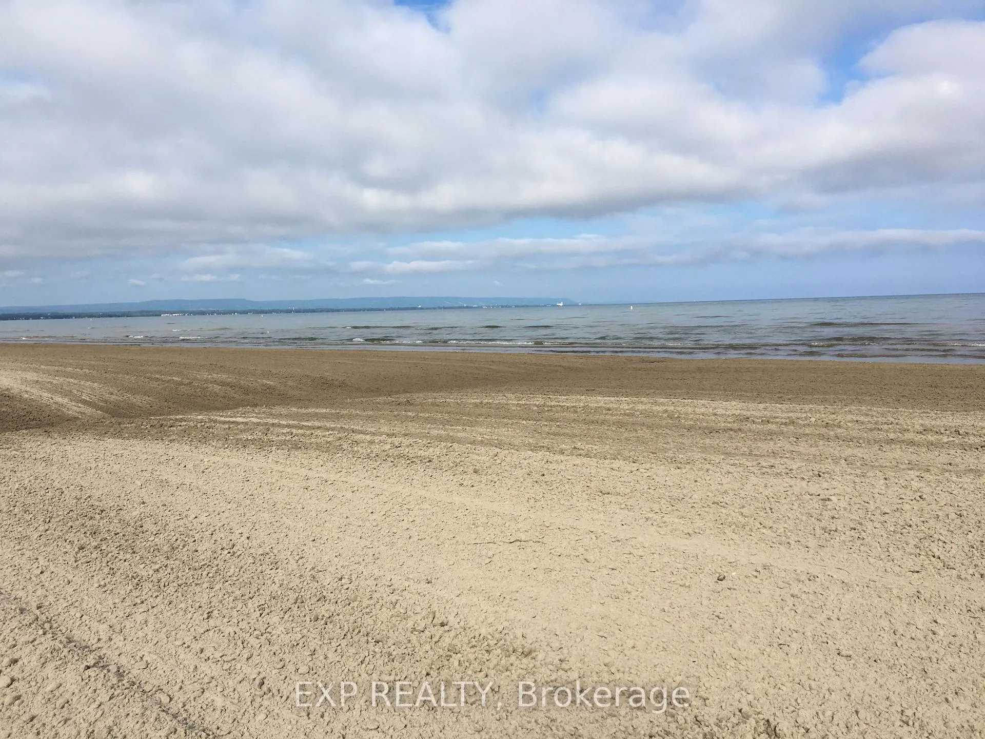 Photo 10 of 30 29th Street N, Wasaga Beach — HOMEH
