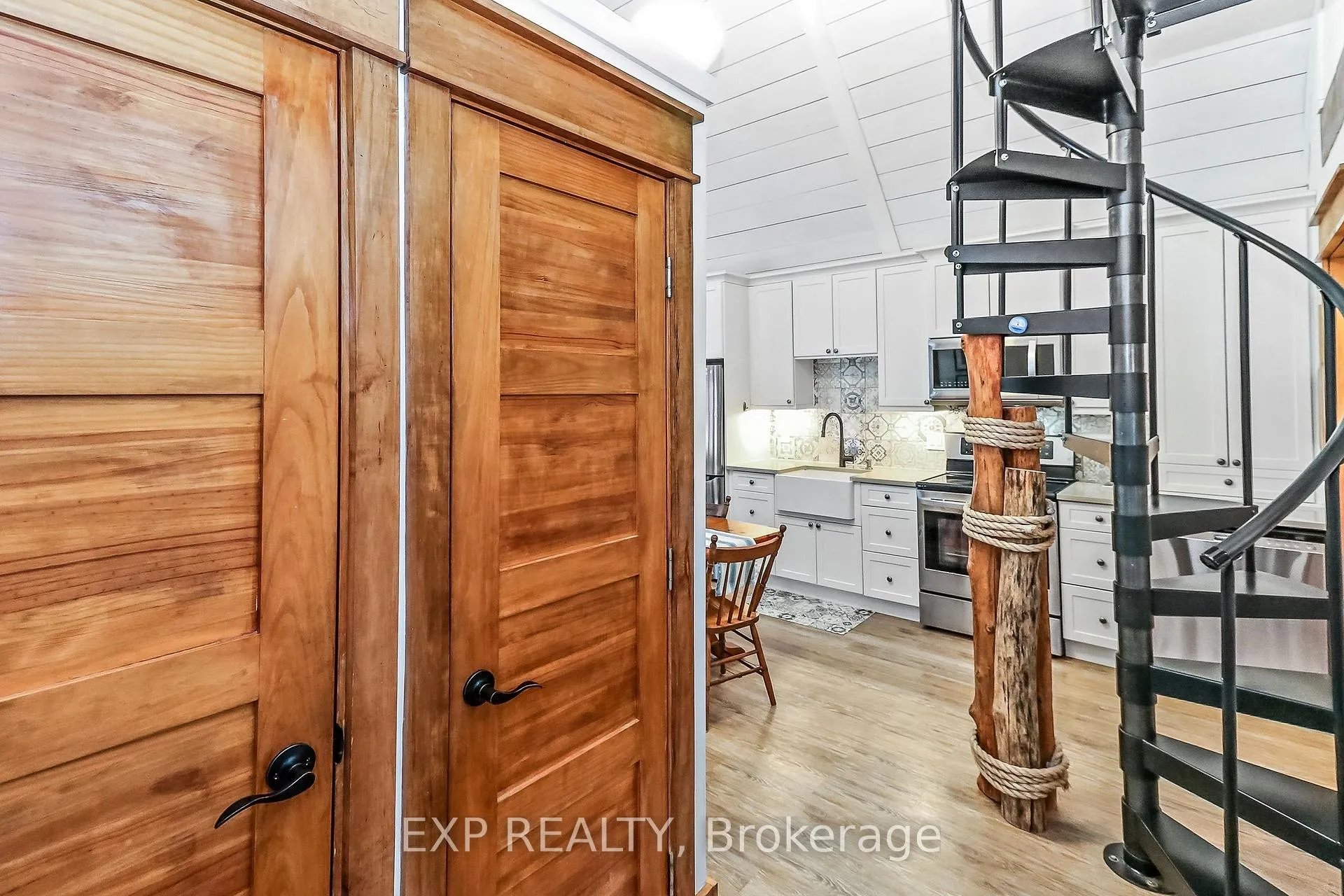 Photo 11 of 30 29th Street N, Wasaga Beach — HOMEH