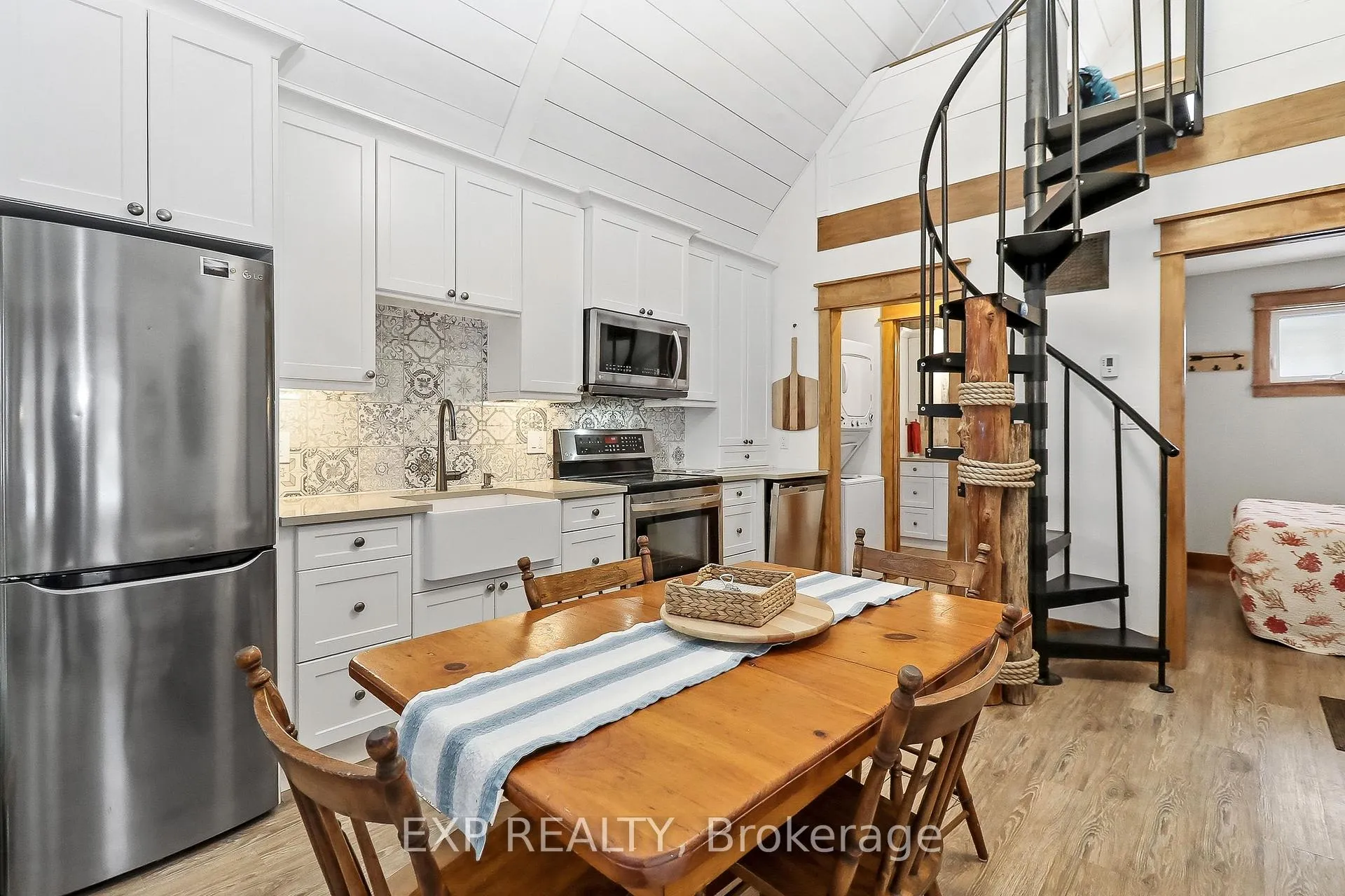Photo 14 of 30 29th Street N, Wasaga Beach — HOMEH