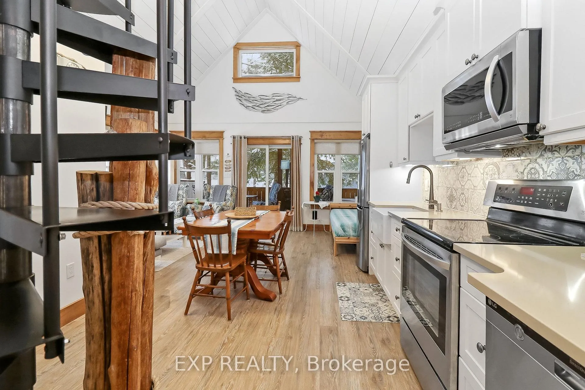 Photo 16 of 30 29th Street N, Wasaga Beach — HOMEH