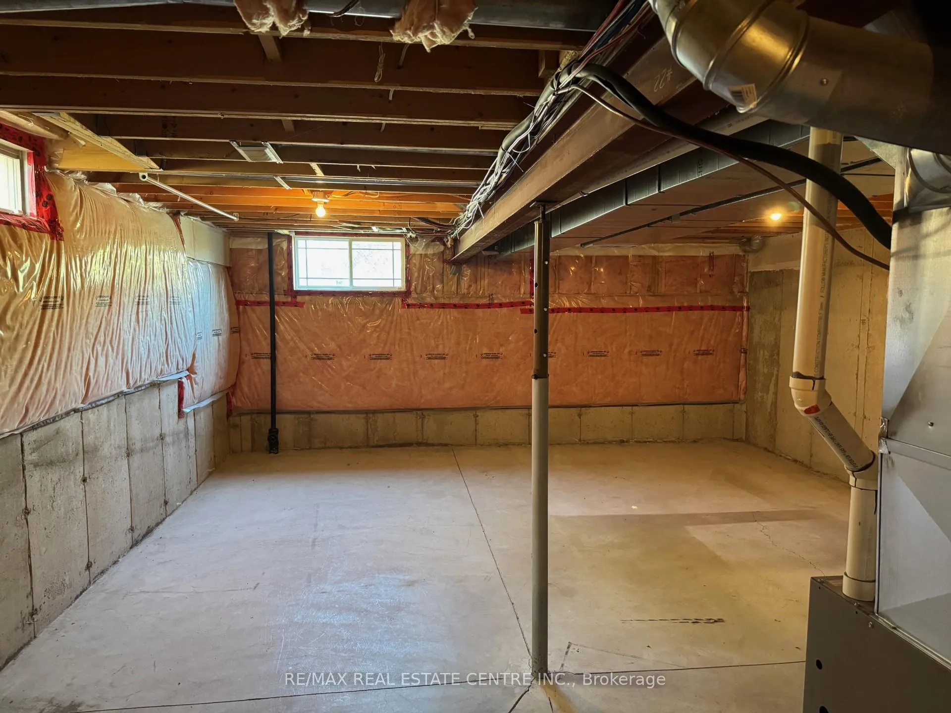 Photo 6 of 27 Hemlock Way, Grimsby, Grimsby West — HOMEH
