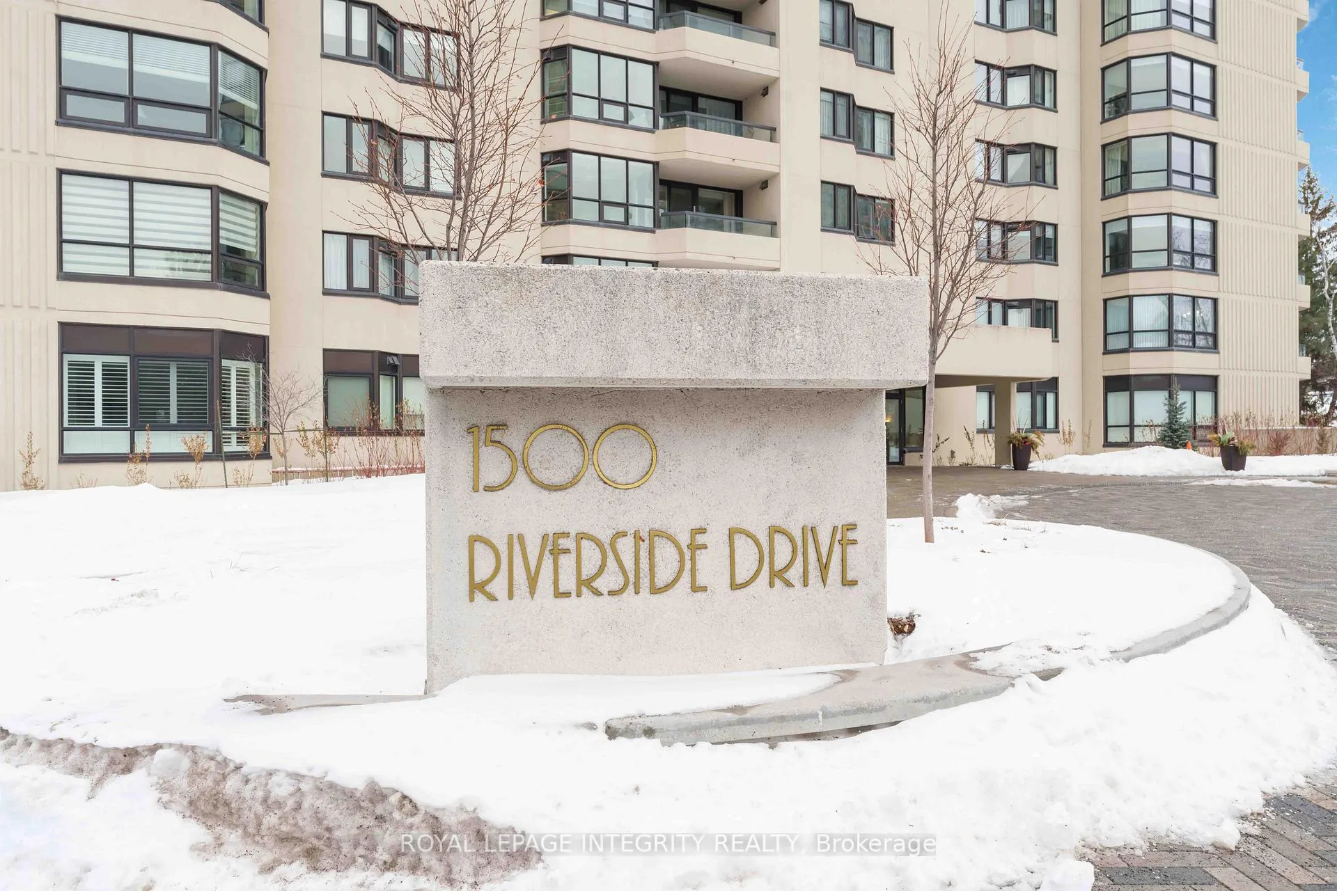 Photo 2 of Unit 708, 1500 Riverside Drive, Ottawa, Riverview Park — HOMEH