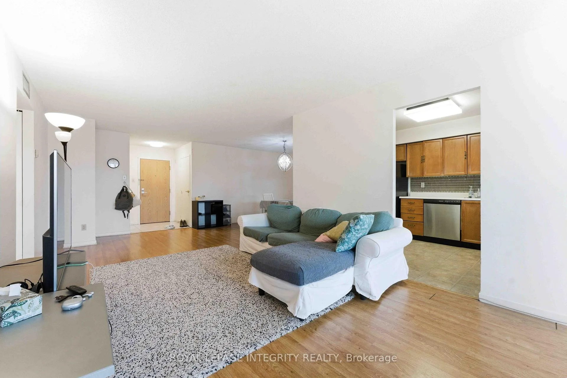 Photo 8 of Unit 708, 1500 Riverside Drive, Ottawa, Riverview Park — HOMEH