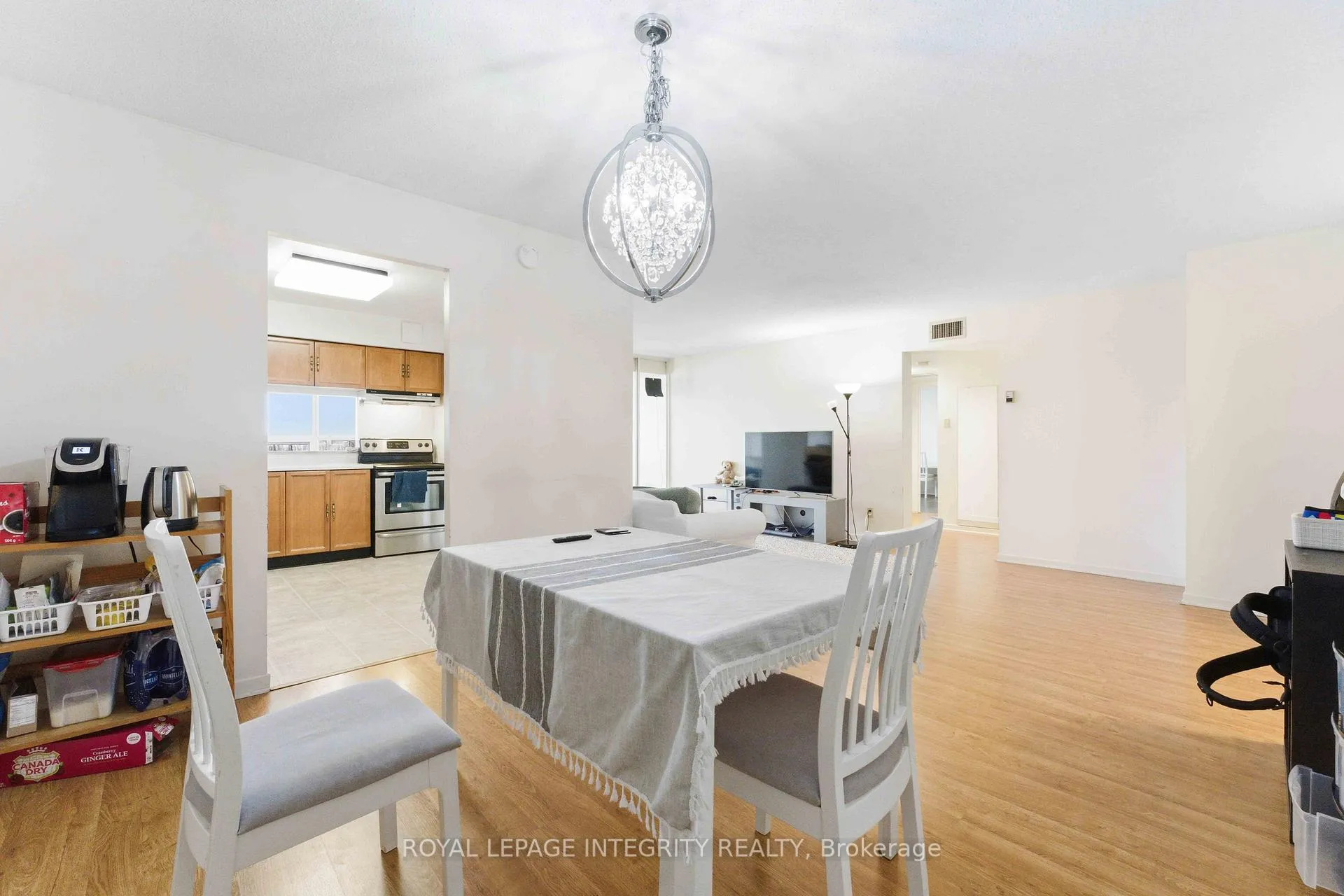 Photo 11 of Unit 708, 1500 Riverside Drive, Ottawa, Riverview Park — HOMEH