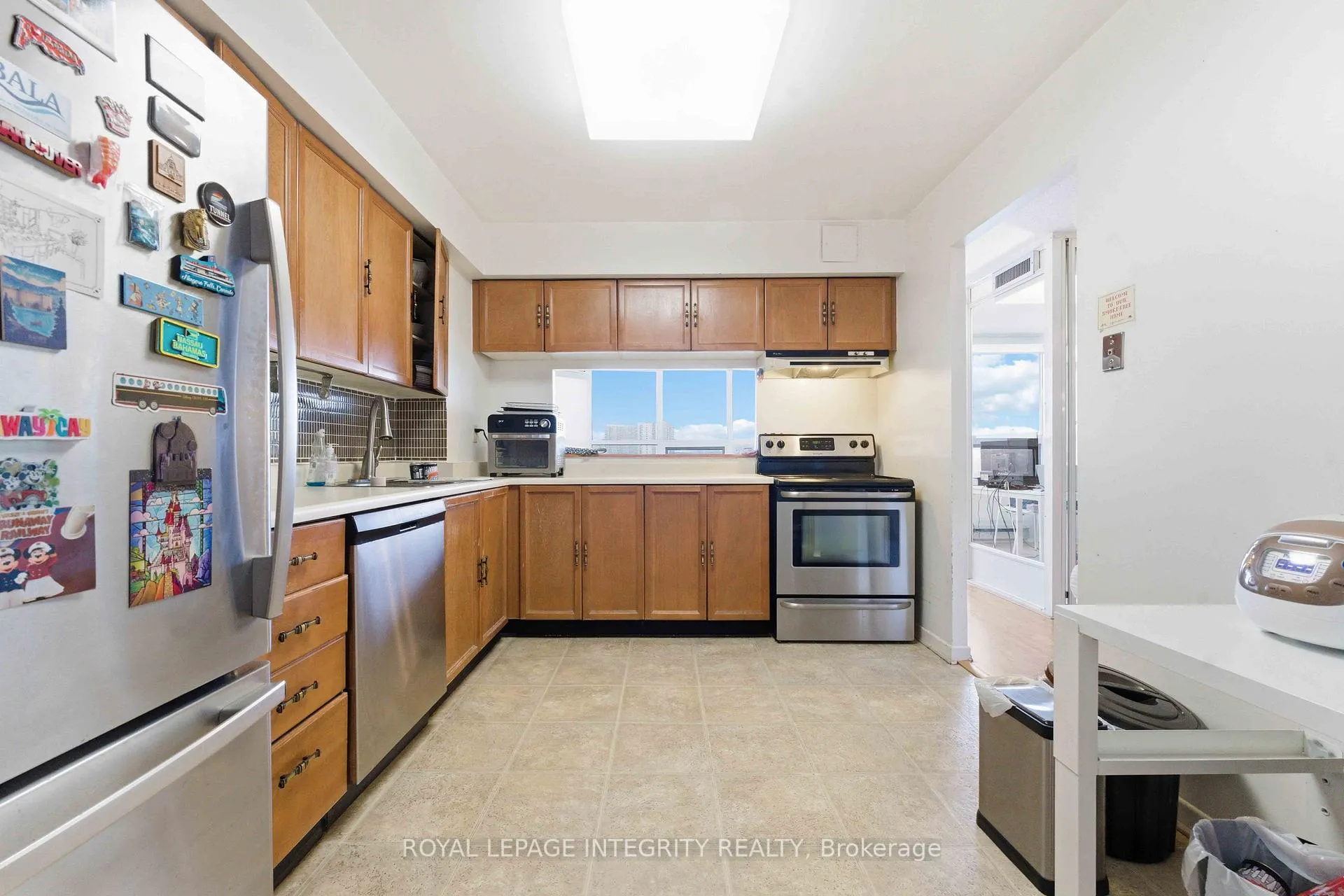 Photo 12 of Unit 708, 1500 Riverside Drive, Ottawa, Riverview Park — HOMEH