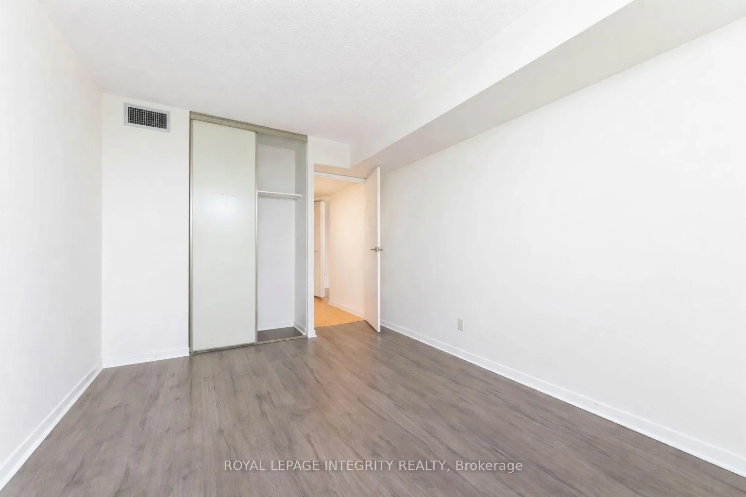 Photo 20 of Unit 708, 1500 Riverside Drive, Ottawa, Riverview Park — HOMEH