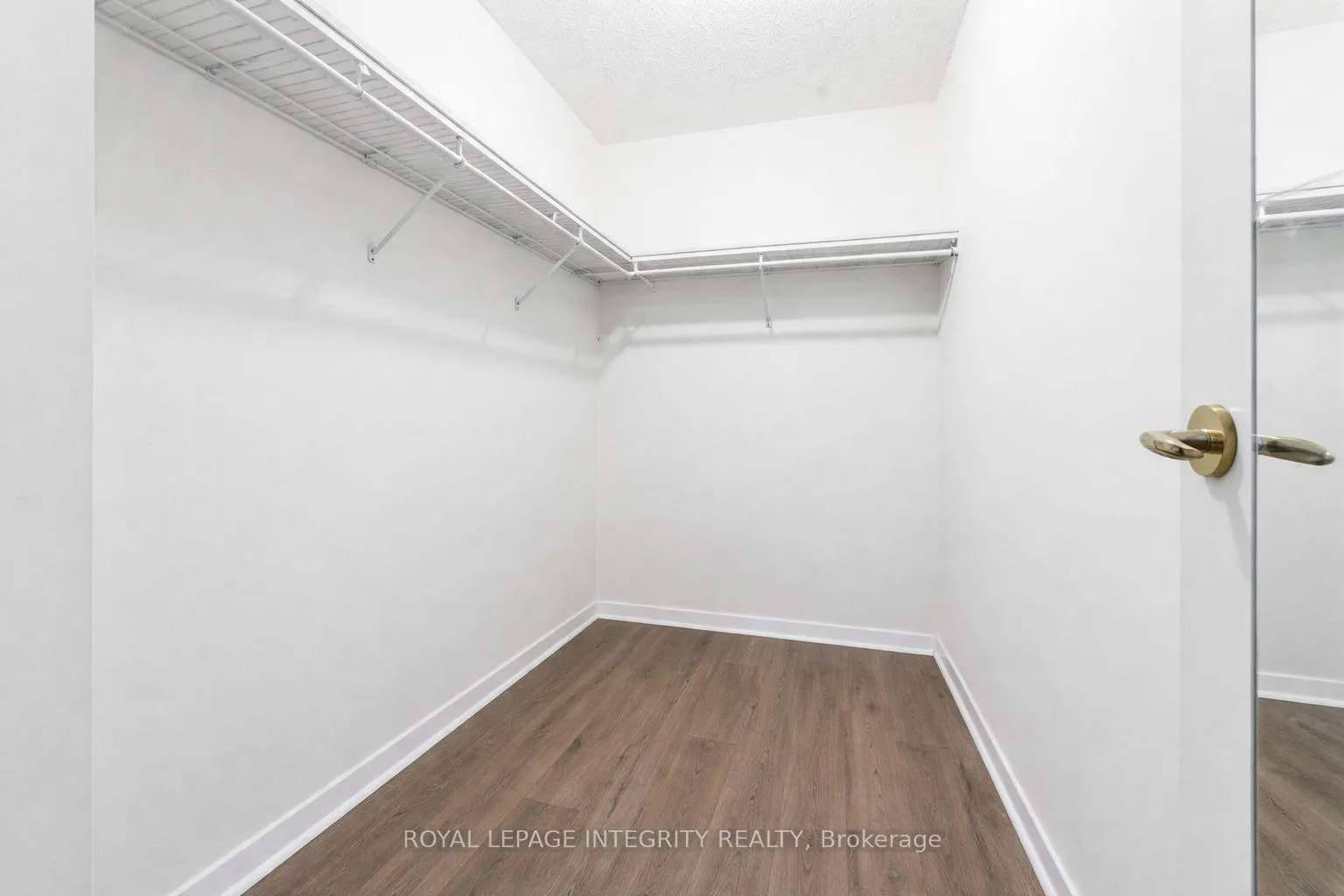 Photo 23 of Unit 708, 1500 Riverside Drive, Ottawa, Riverview Park — HOMEH