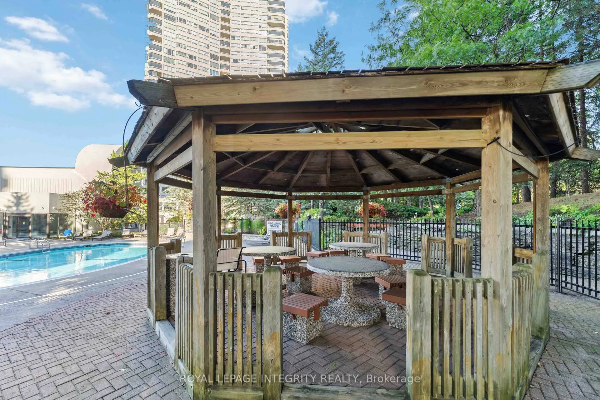 Photo 43 of Unit 708, 1500 Riverside Drive, Ottawa, Riverview Park — HOMEH