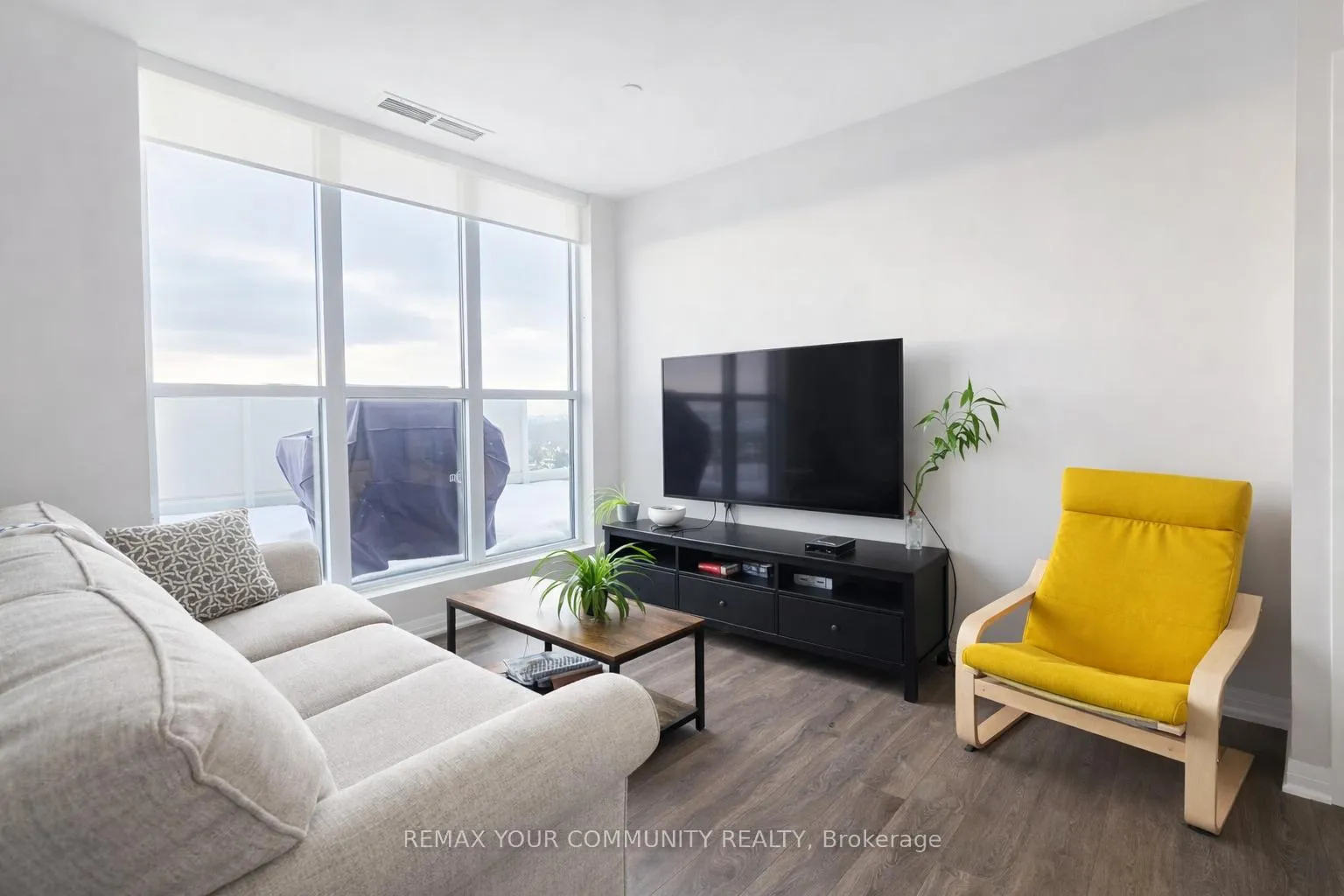 Photo 2 of Unit PH805, 2301 Danforth Avenue, Toronto, East End-Danforth — HOMEH