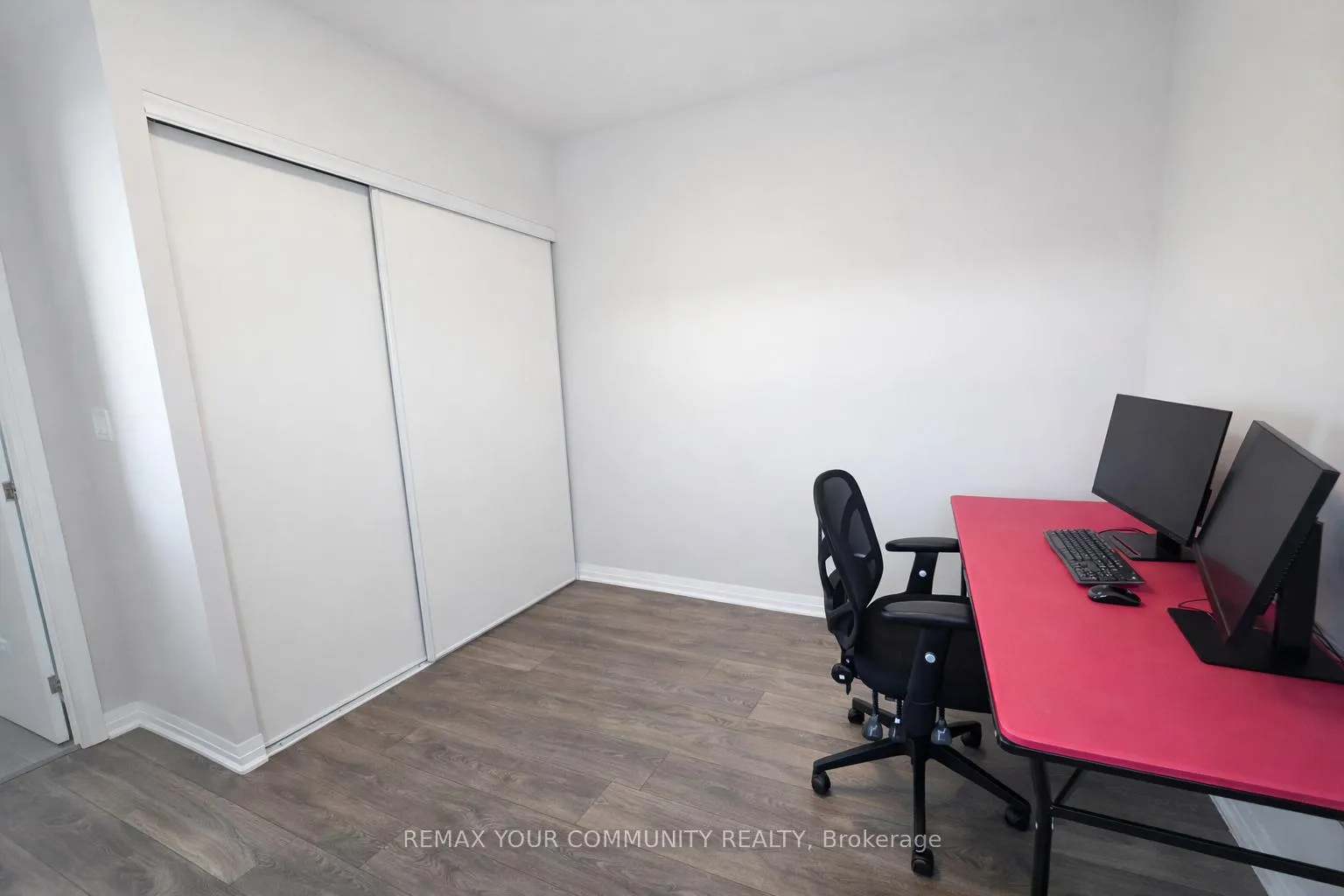 Photo 9 of Unit PH805, 2301 Danforth Avenue, Toronto, East End-Danforth — HOMEH