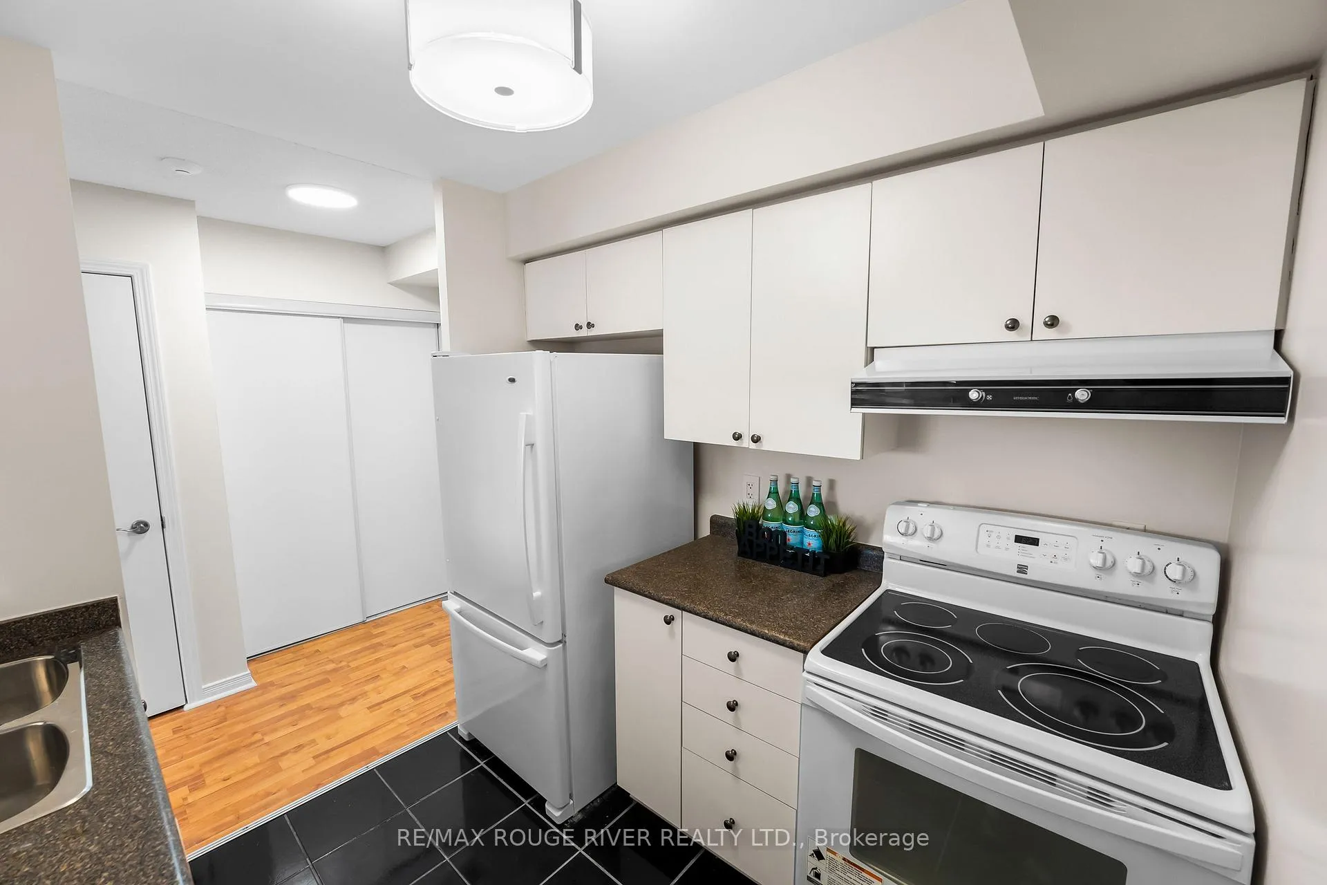 Photo 13 of Unit 818, 1200 The Esplanade Road N, Pickering, Town Centre — HOMEH