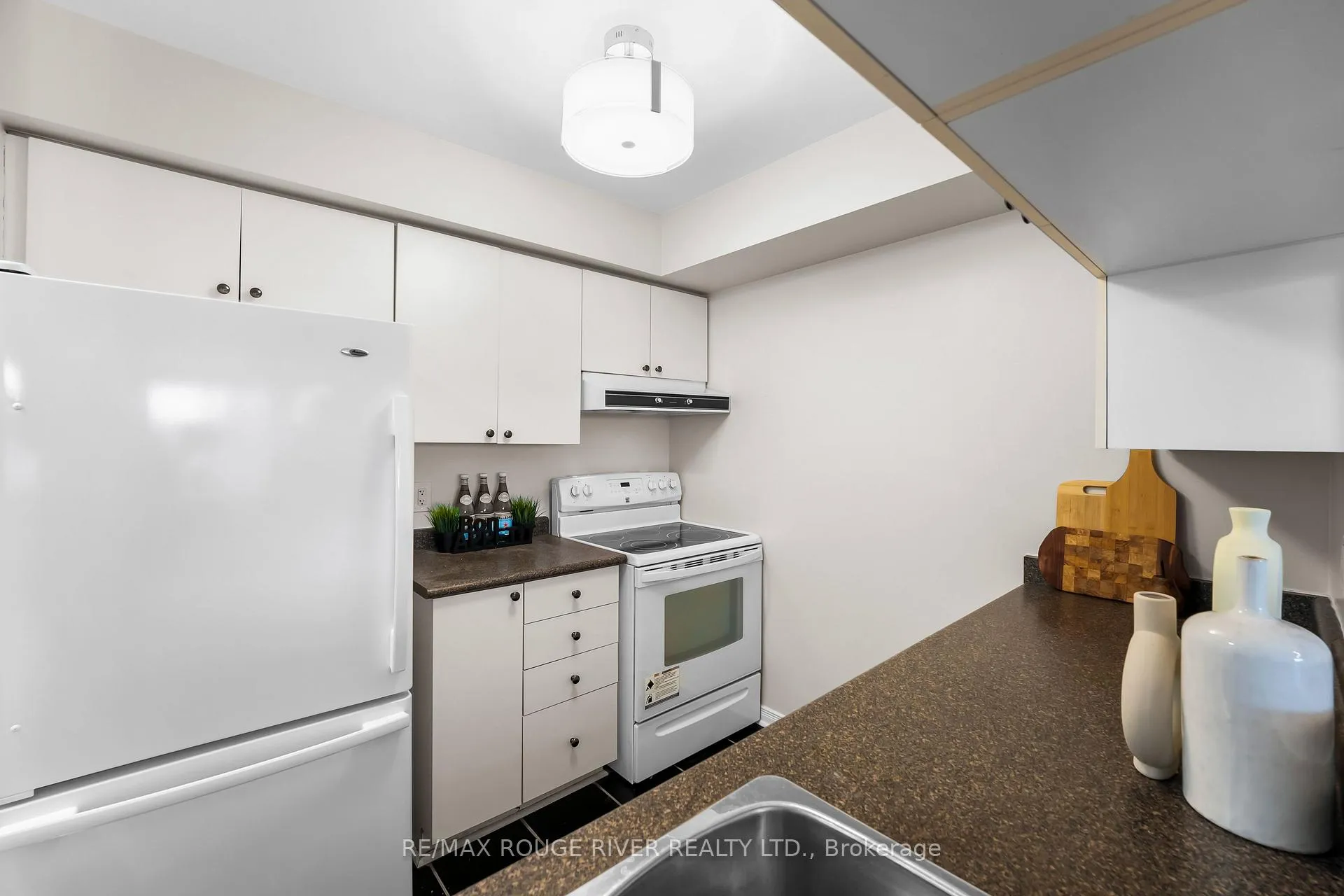Photo 15 of Unit 818, 1200 The Esplanade Road N, Pickering, Town Centre — HOMEH