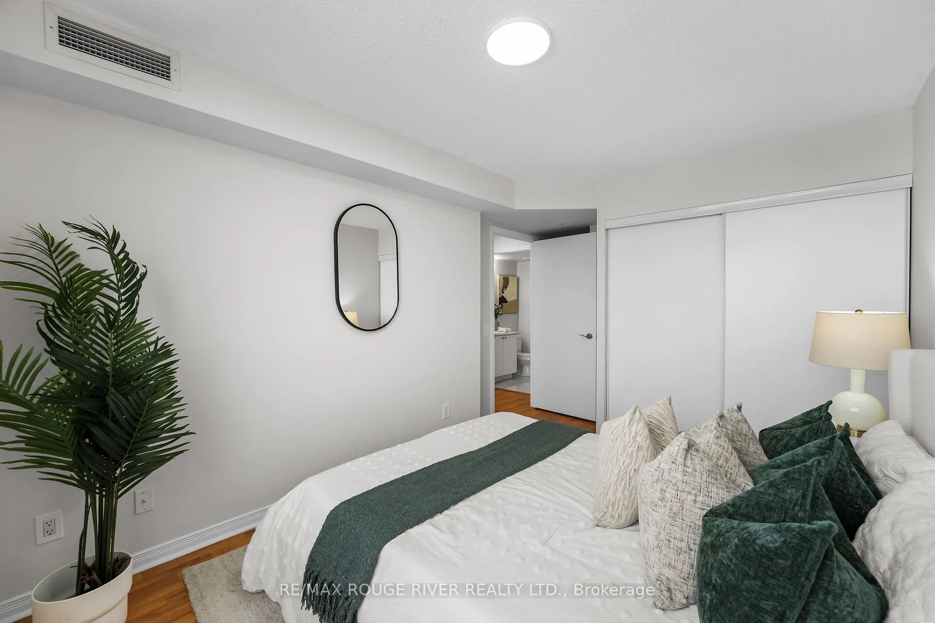 Photo 17 of Unit 818, 1200 The Esplanade Road N, Pickering, Town Centre — HOMEH