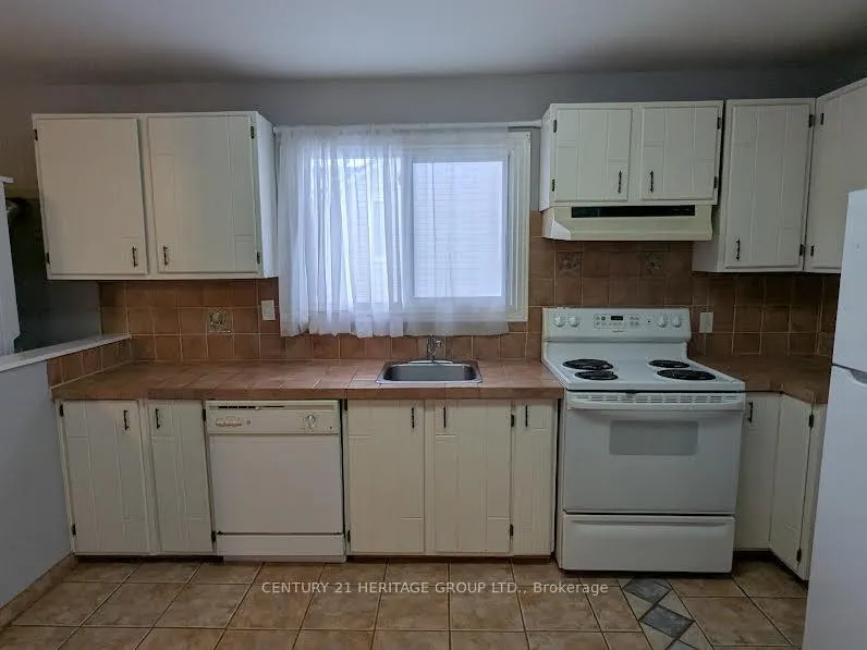 Photo 2 of Unit Main, 712 Victory Drive, Pickering, West Shore — HOMEH