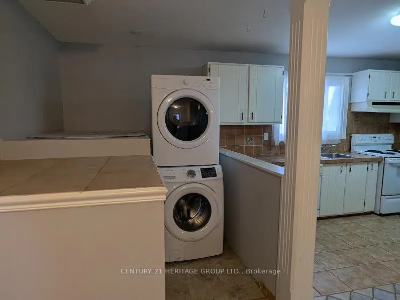 Photo 5 of Unit Main, 712 Victory Drive, Pickering, West Shore — HOMEH