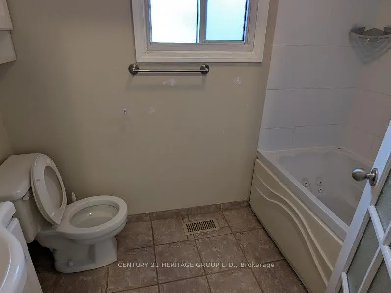 Photo 7 of Unit Main, 712 Victory Drive, Pickering, West Shore — HOMEH