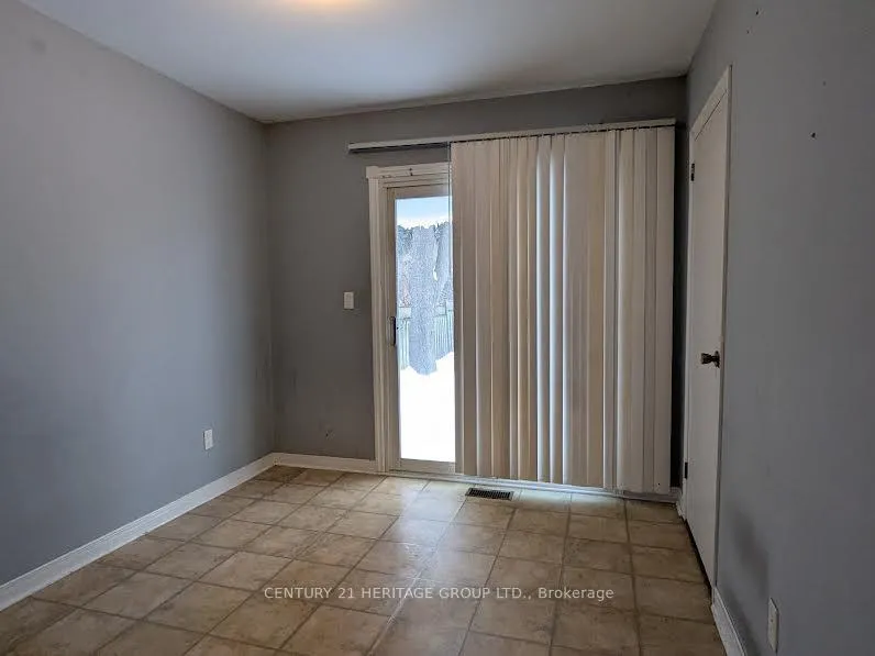 Photo 8 of Unit Main, 712 Victory Drive, Pickering, West Shore — HOMEH