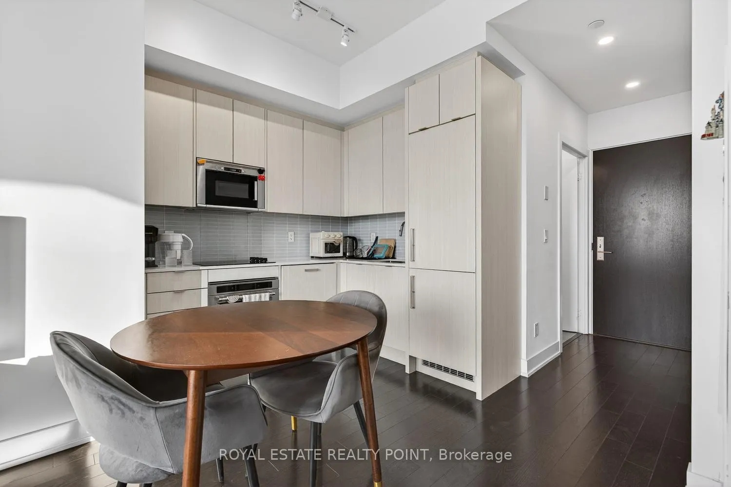 Photo 7 of Unit 2409, 181 Bedford Road, Toronto, The Annex — HOMEH