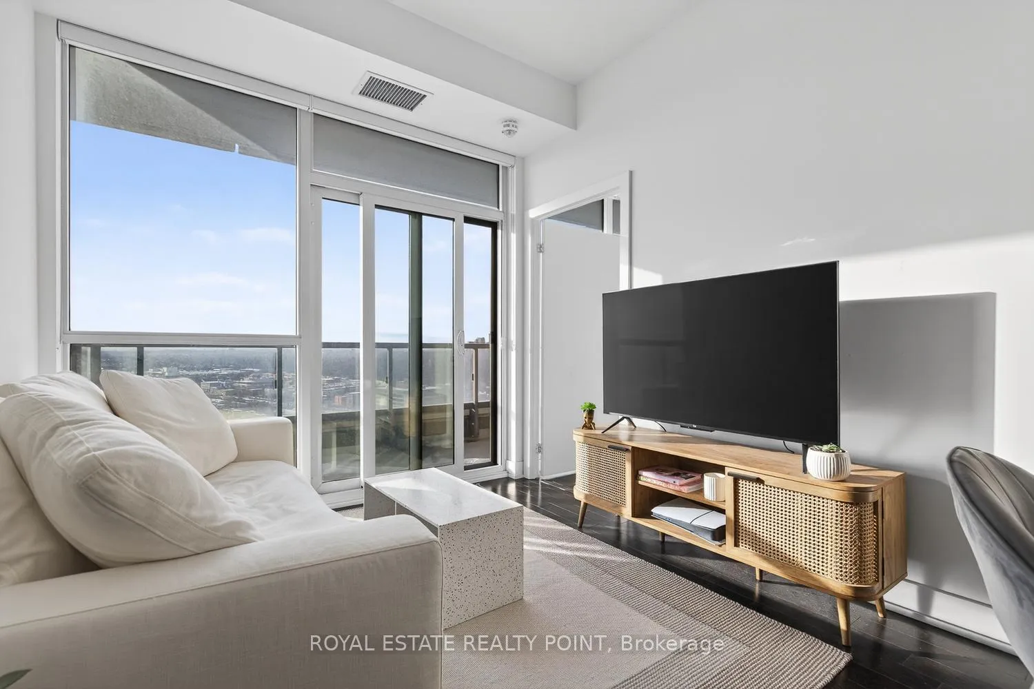 Photo 11 of Unit 2409, 181 Bedford Road, Toronto, The Annex — HOMEH