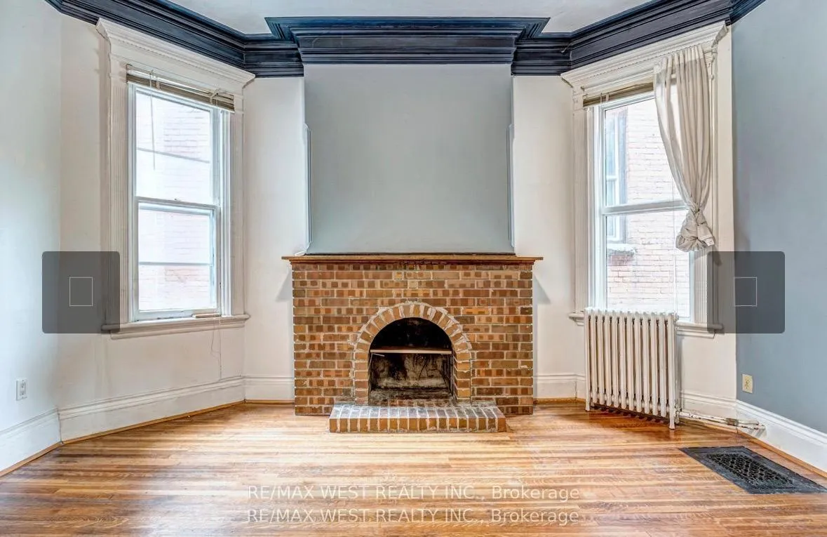 Photo 4 of Unit 102, 125 Madison Ave, Toronto, The Annex — HOMEH