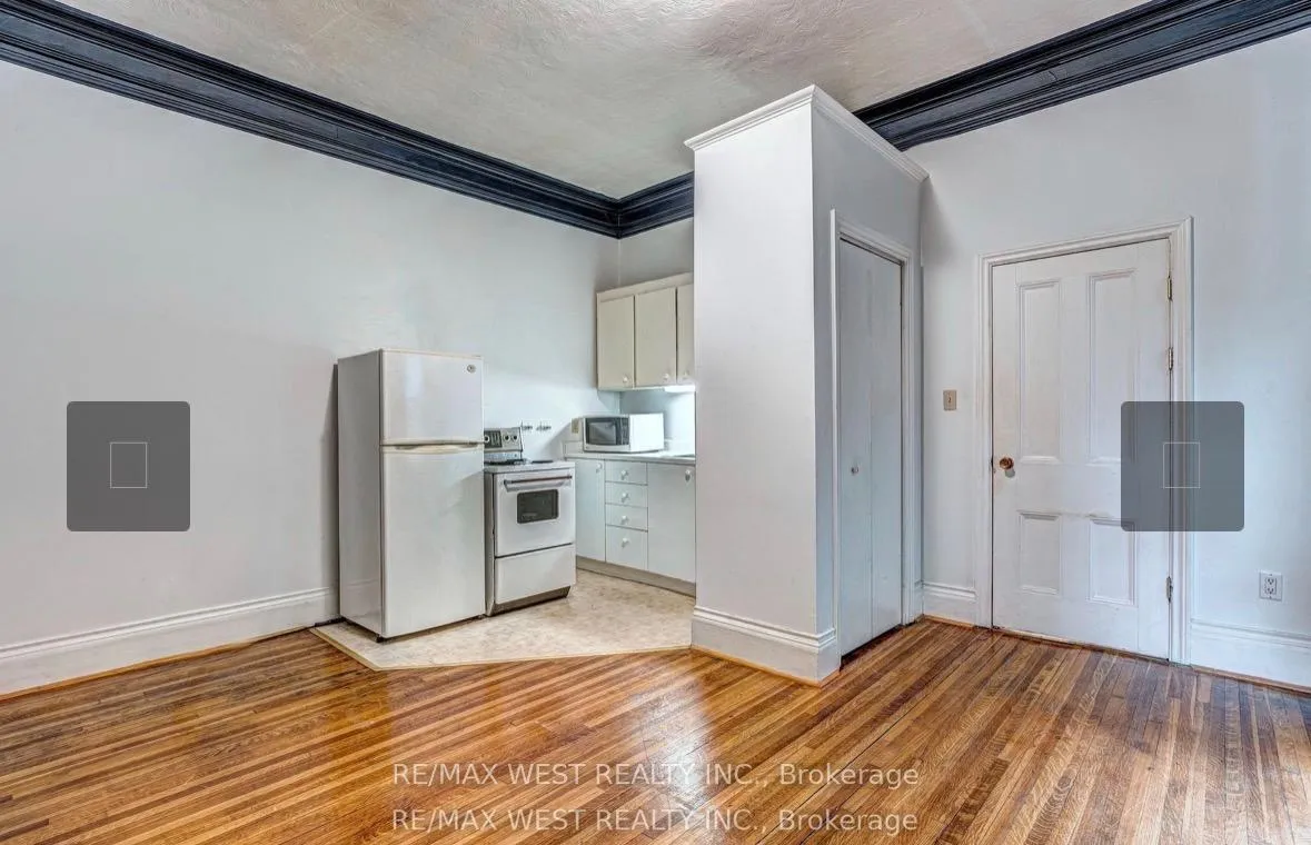 Photo 6 of Unit 102, 125 Madison Ave, Toronto, The Annex — HOMEH