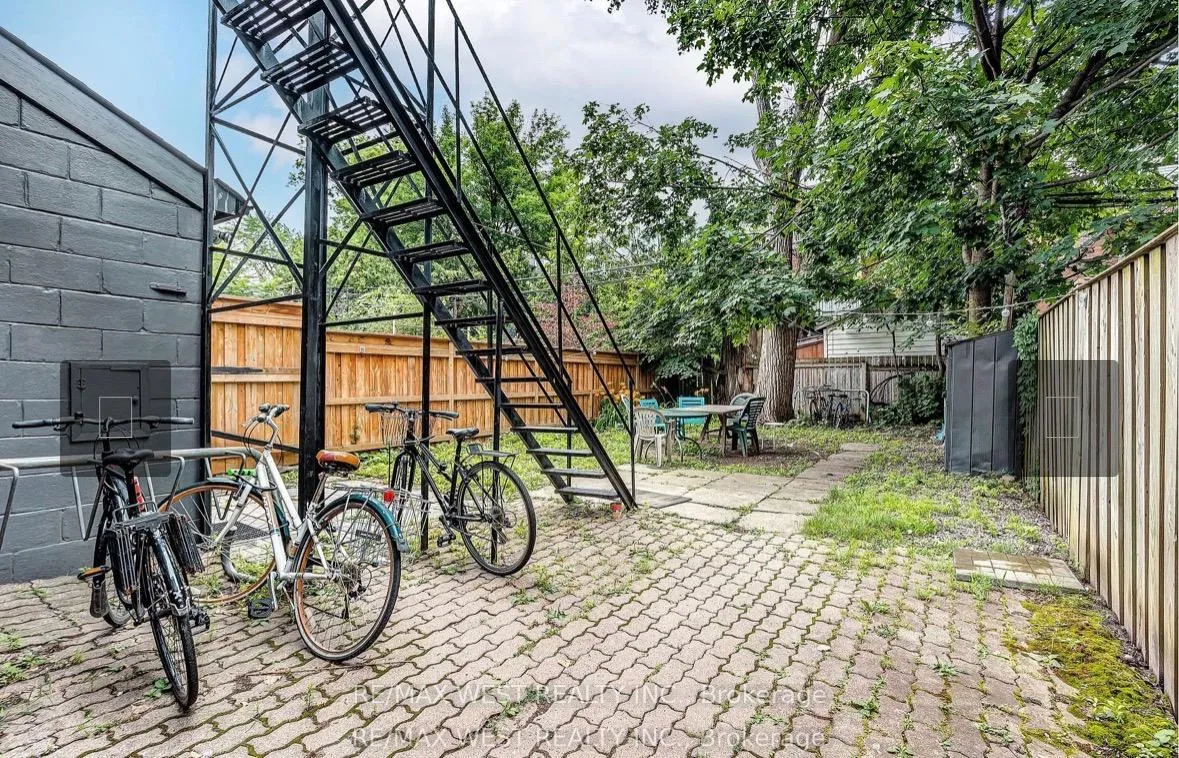 Photo 12 of Unit 102, 125 Madison Ave, Toronto, The Annex — HOMEH