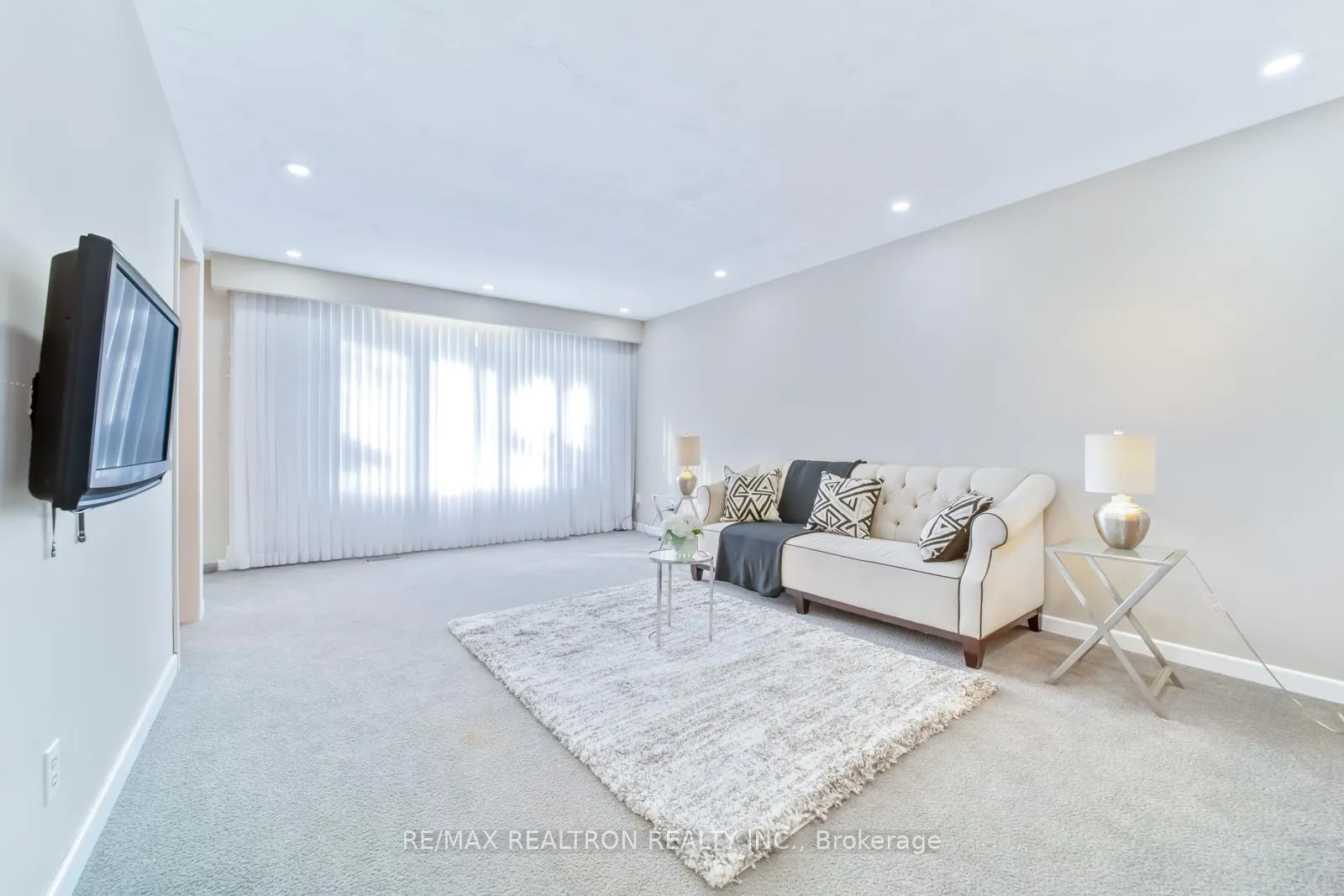 Photo 7 of 85 Thorncliffe Street, Oshawa, Donevan — HOMEH